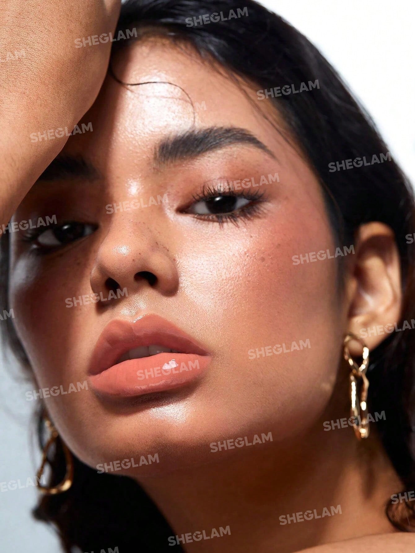 Блиск для губ POUT-PERFECT SHINE LIP PLUMPER-MAHOGANY MAGIC | SHEGLAM