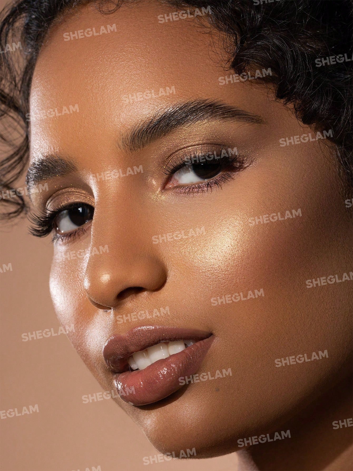 Хайлайтер (03) GLOW BLOOM LIQUID HIGHLIGHTER-TEA CAKE | SHEGLAM