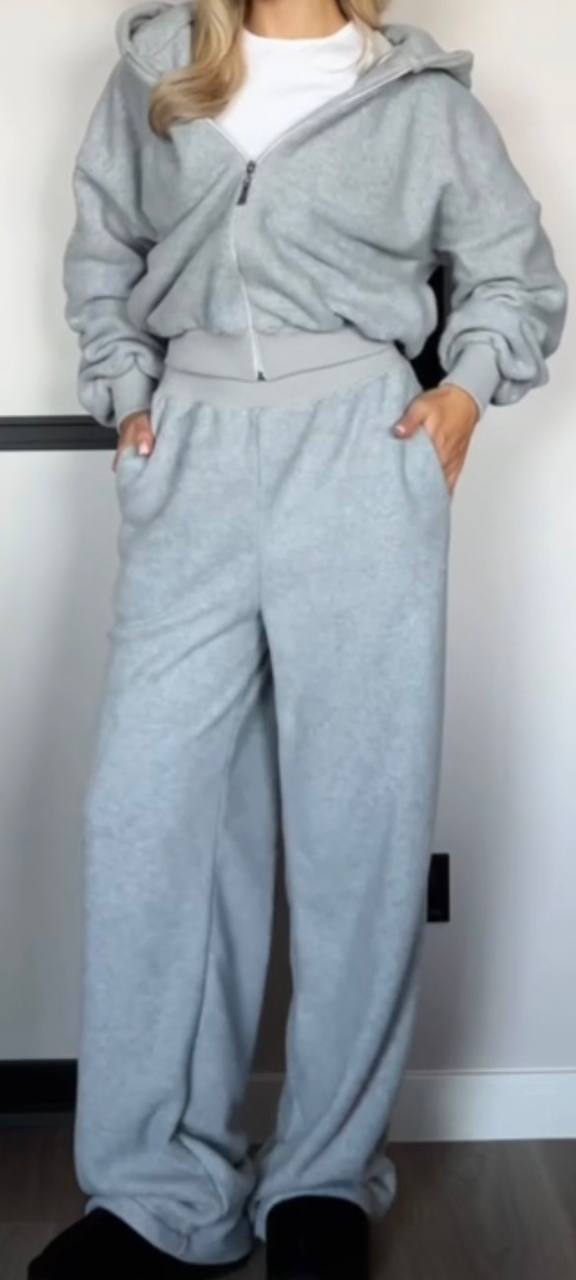 Костюм з мʼякого флісу