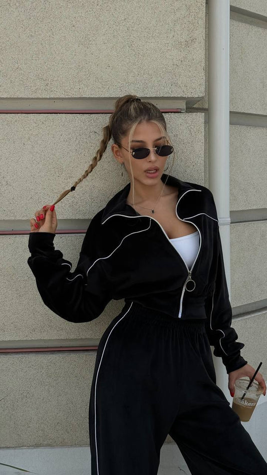 Велюровий костюм з контрастним кантом