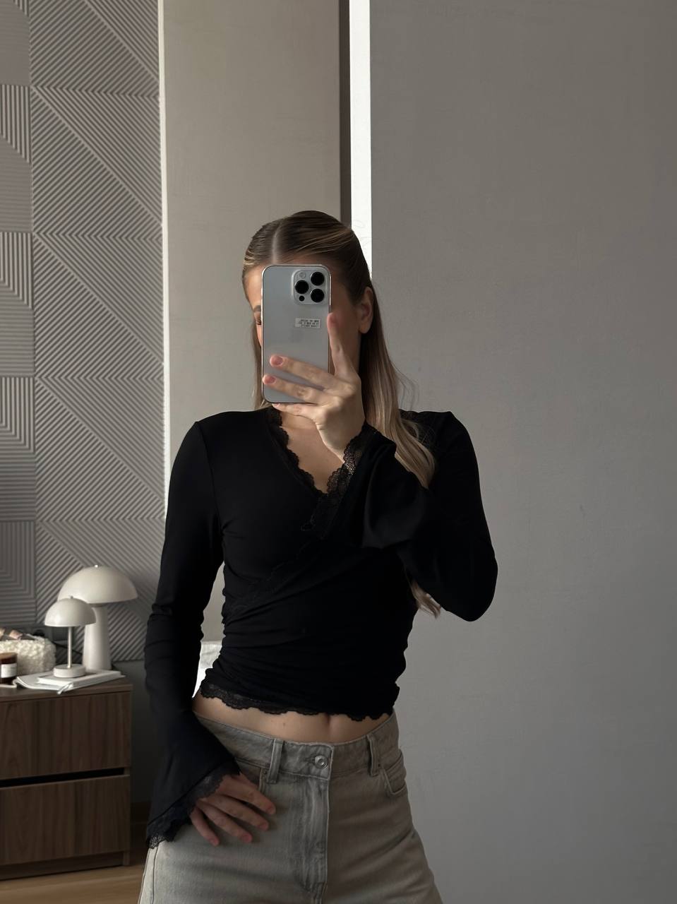 Кофтинка з мереживом на запах