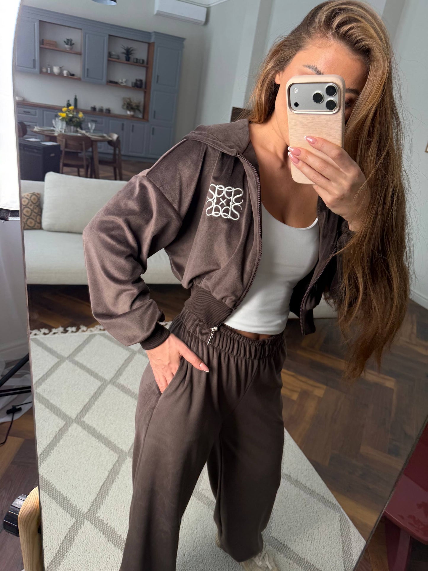 Костюм з вишивкою