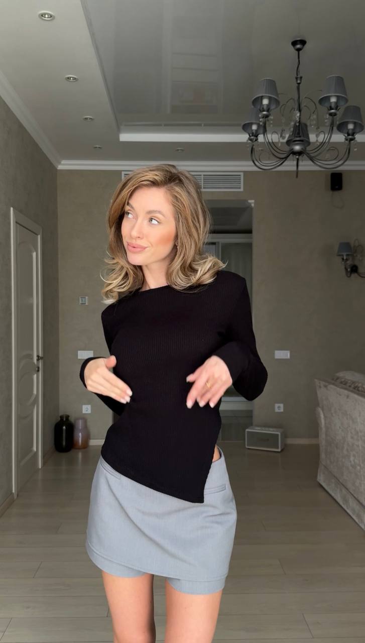 Асиметричний лонгслів у рубчик