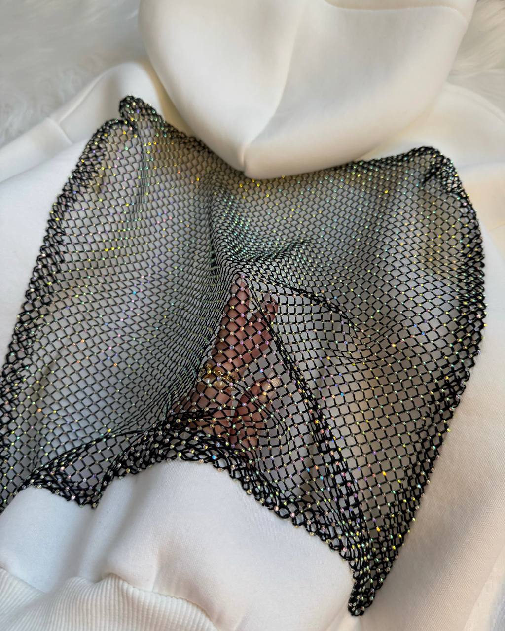 Худі з відкритою спинкою