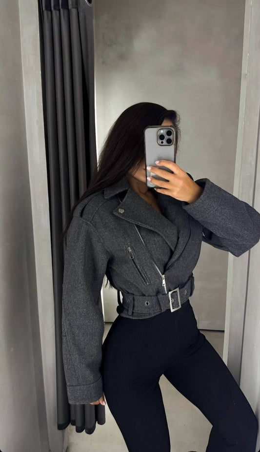 Косуха сіра вкорочена