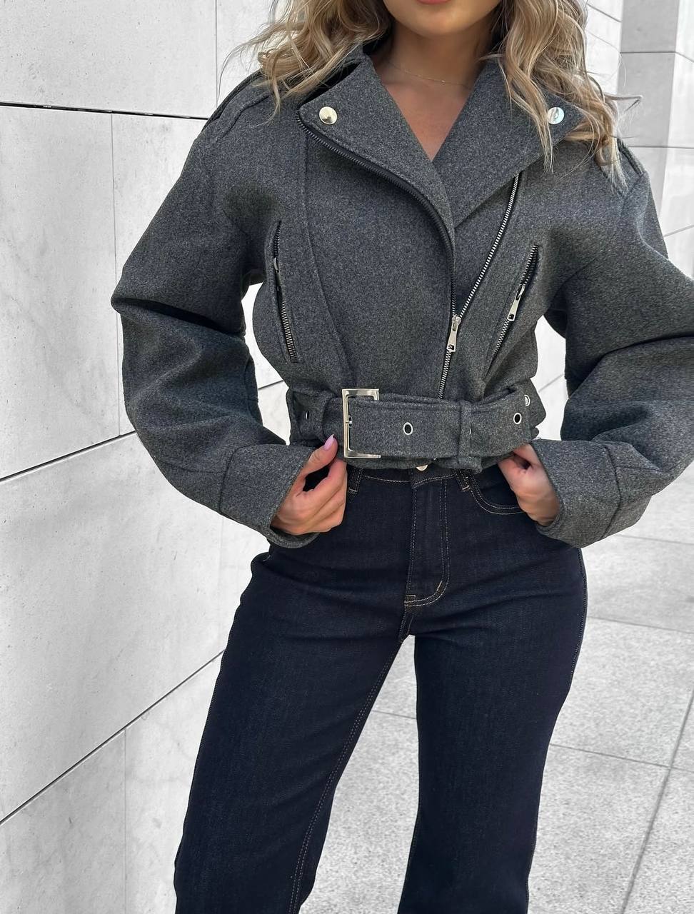 Косуха сіра вкорочена