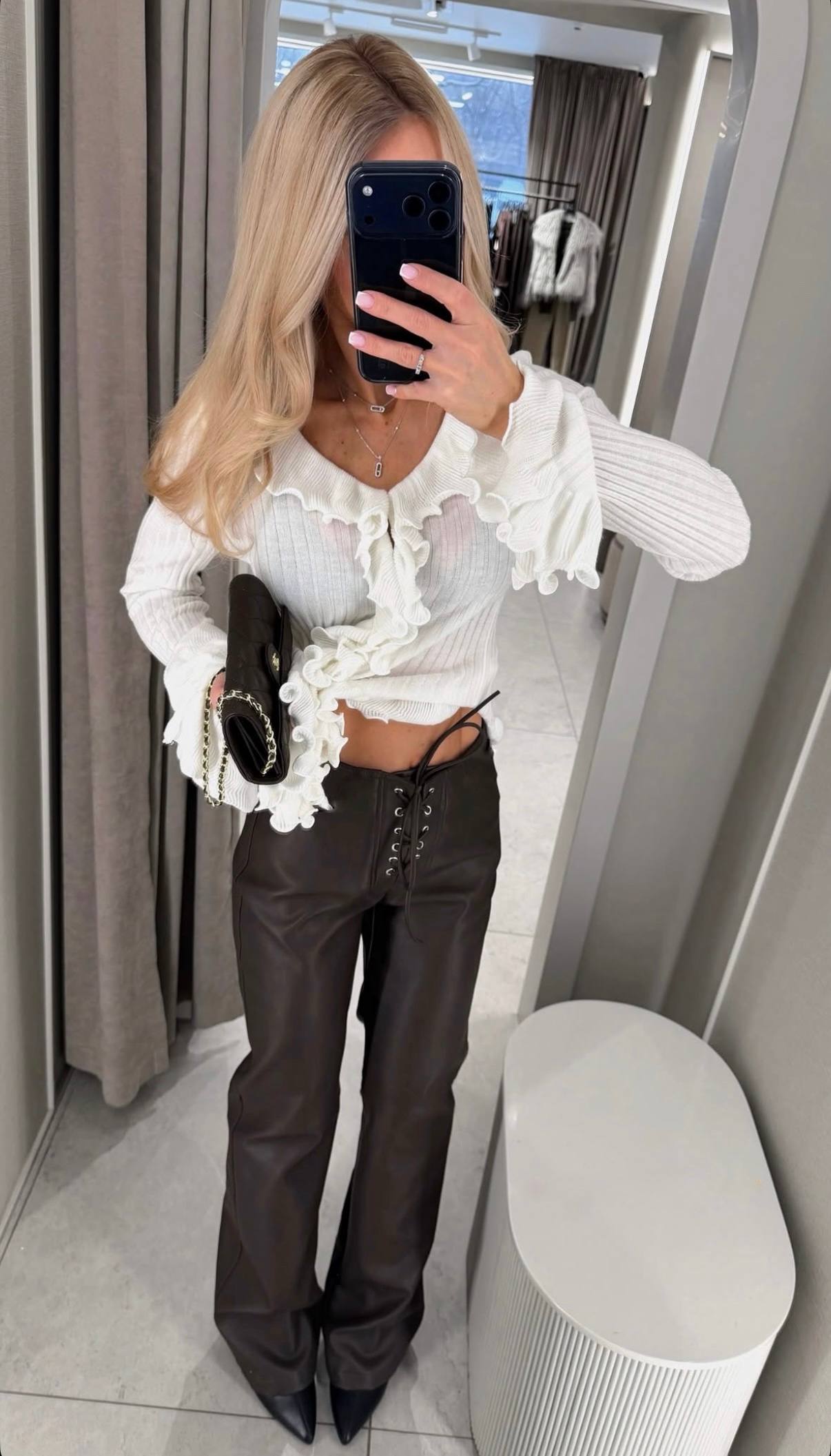 Брюки з екошкіри на шнурівці