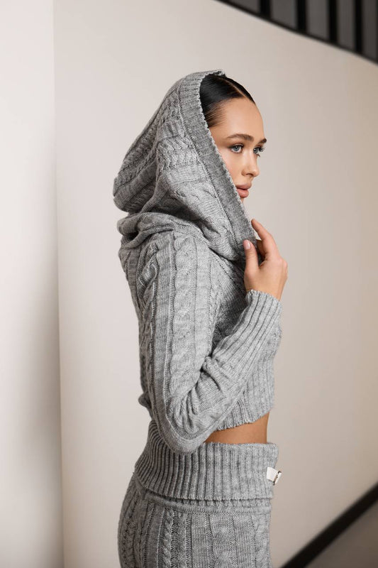 Стильний вʼязаний костюм з капюшоном