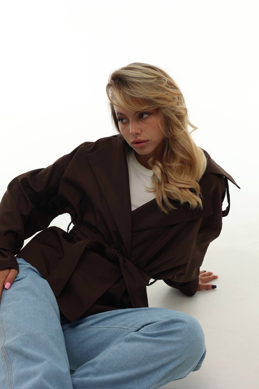 Стильний вкорочений тренч з поясом