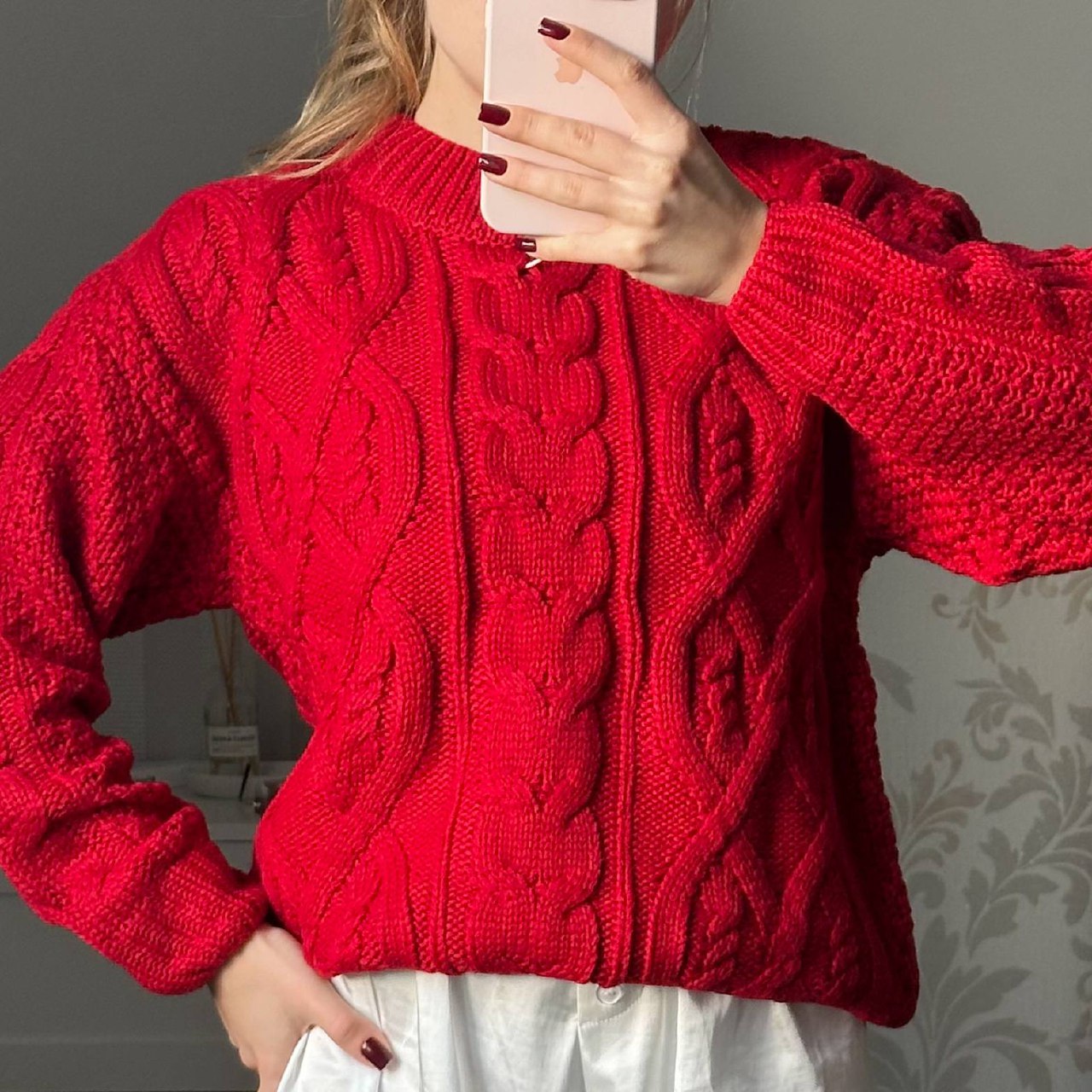 Светр в'язаний