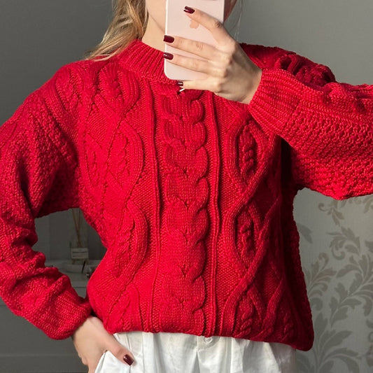 Светр в'язаний