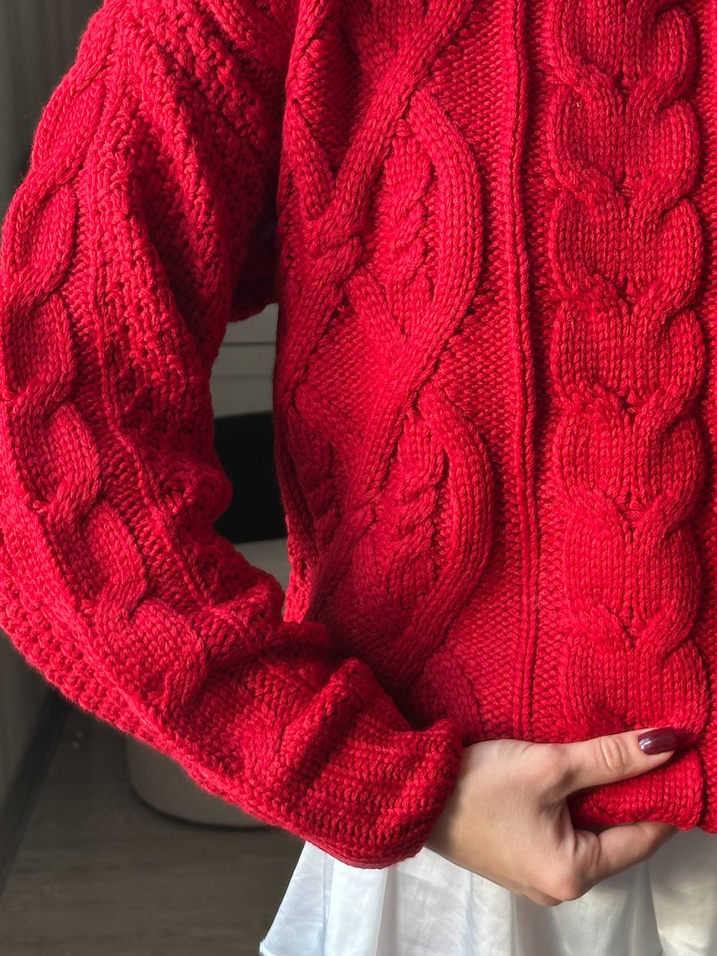 Светр в'язаний