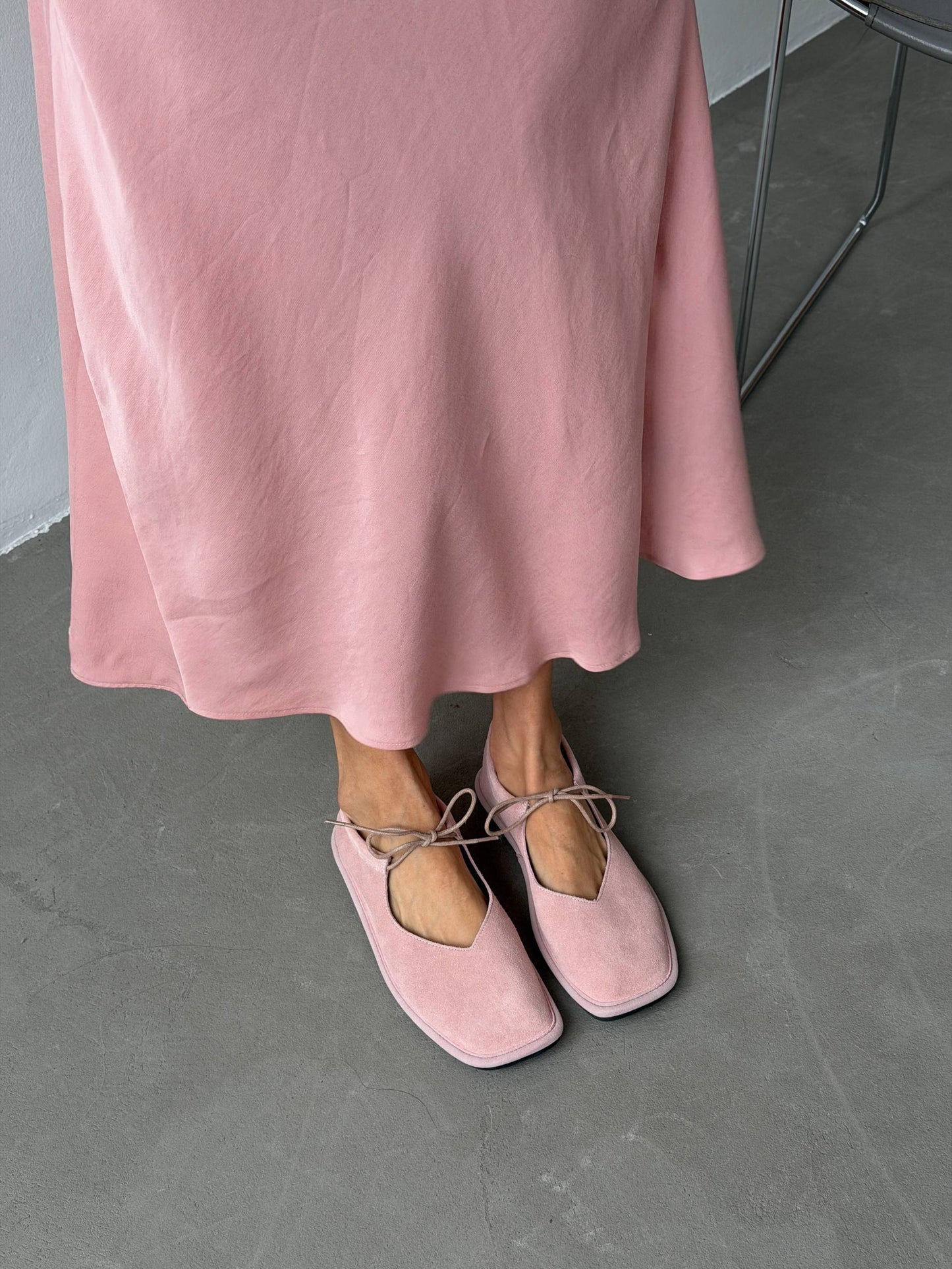 Балетки на зав'язках з анатомічно-розширеним носиком, пастельно-рожевий