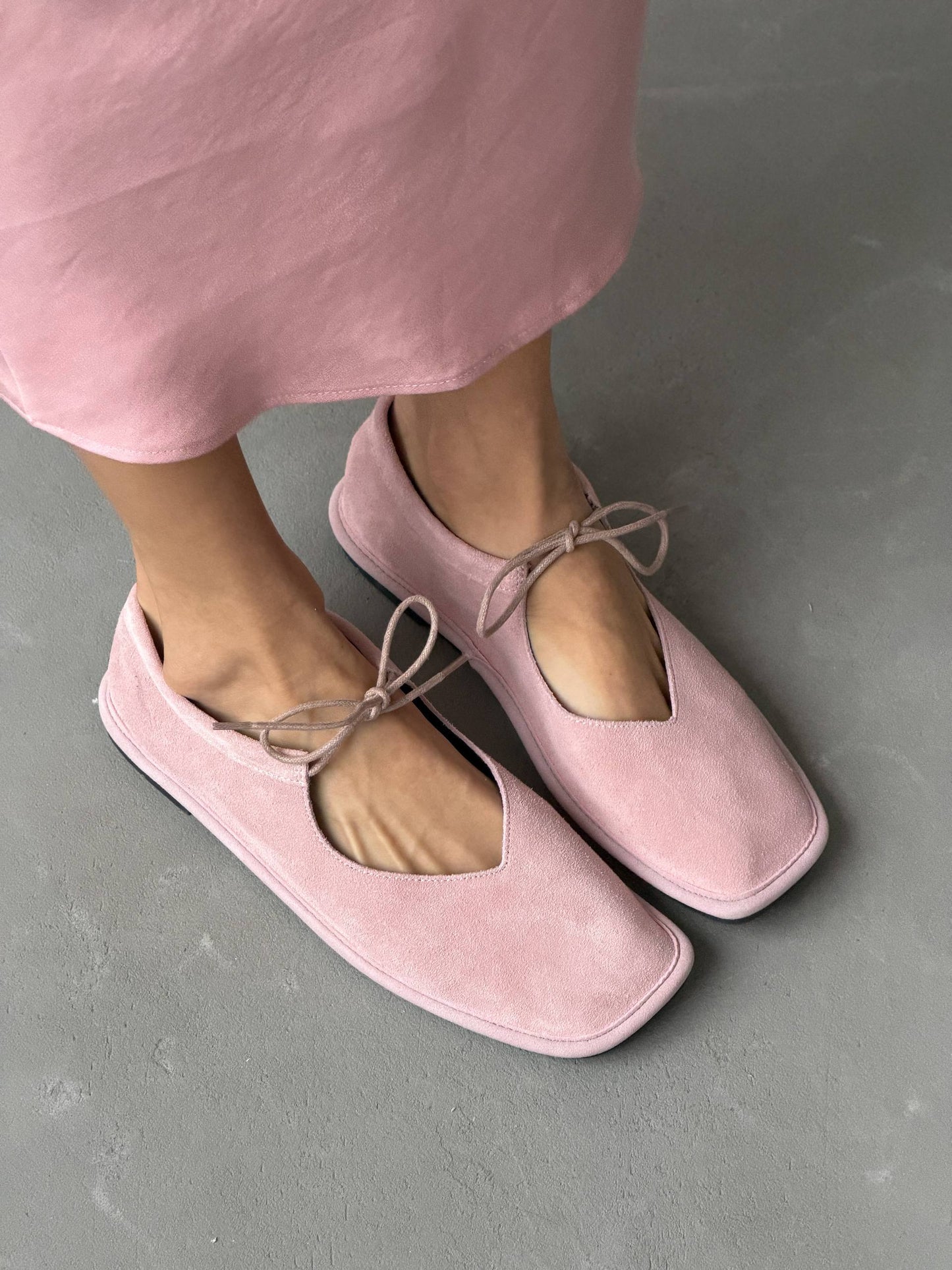 Балетки на зав'язках з анатомічно-розширеним носиком, пастельно-рожевий