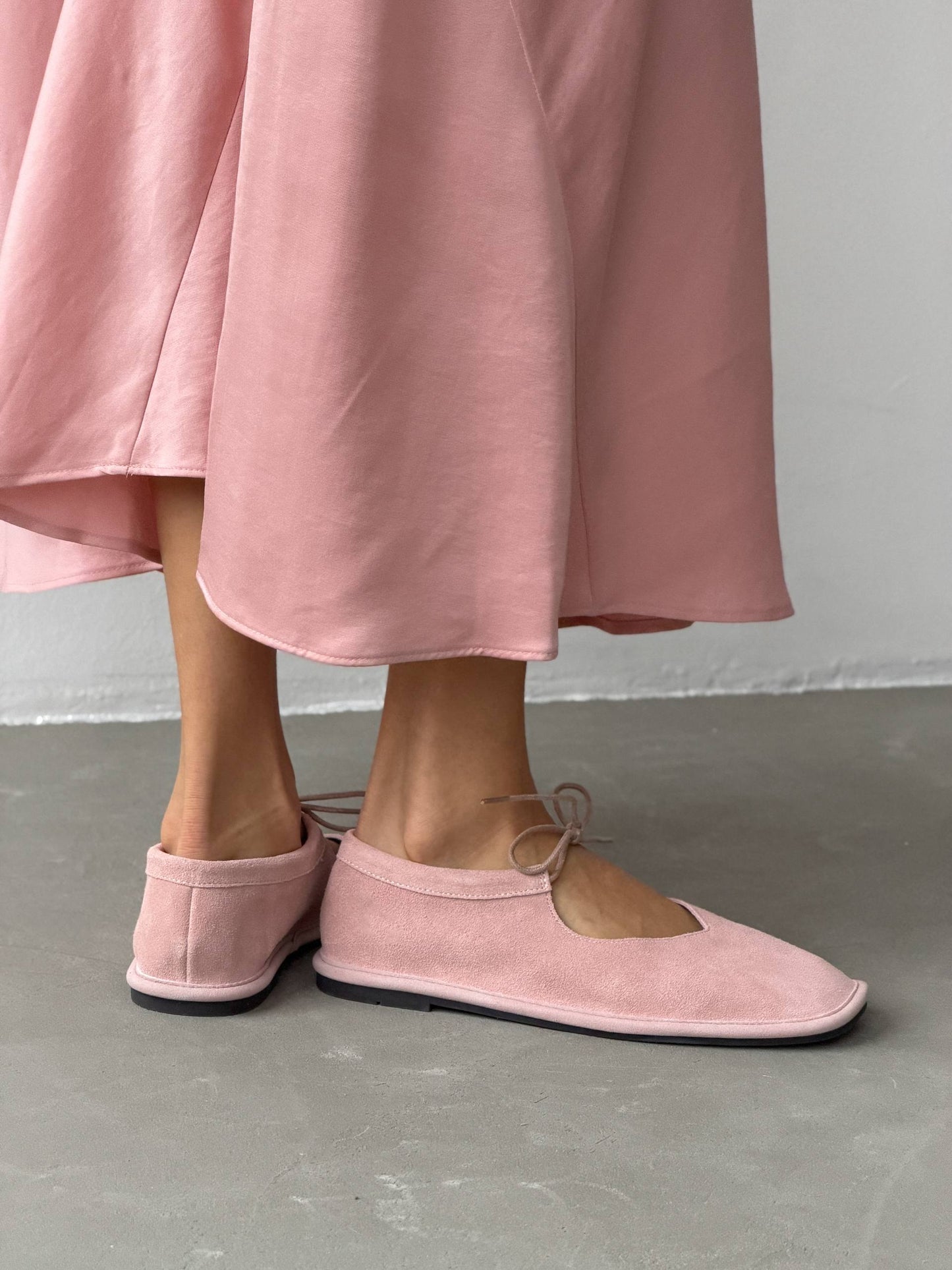 Балетки на зав'язках з анатомічно-розширеним носиком, пастельно-рожевий