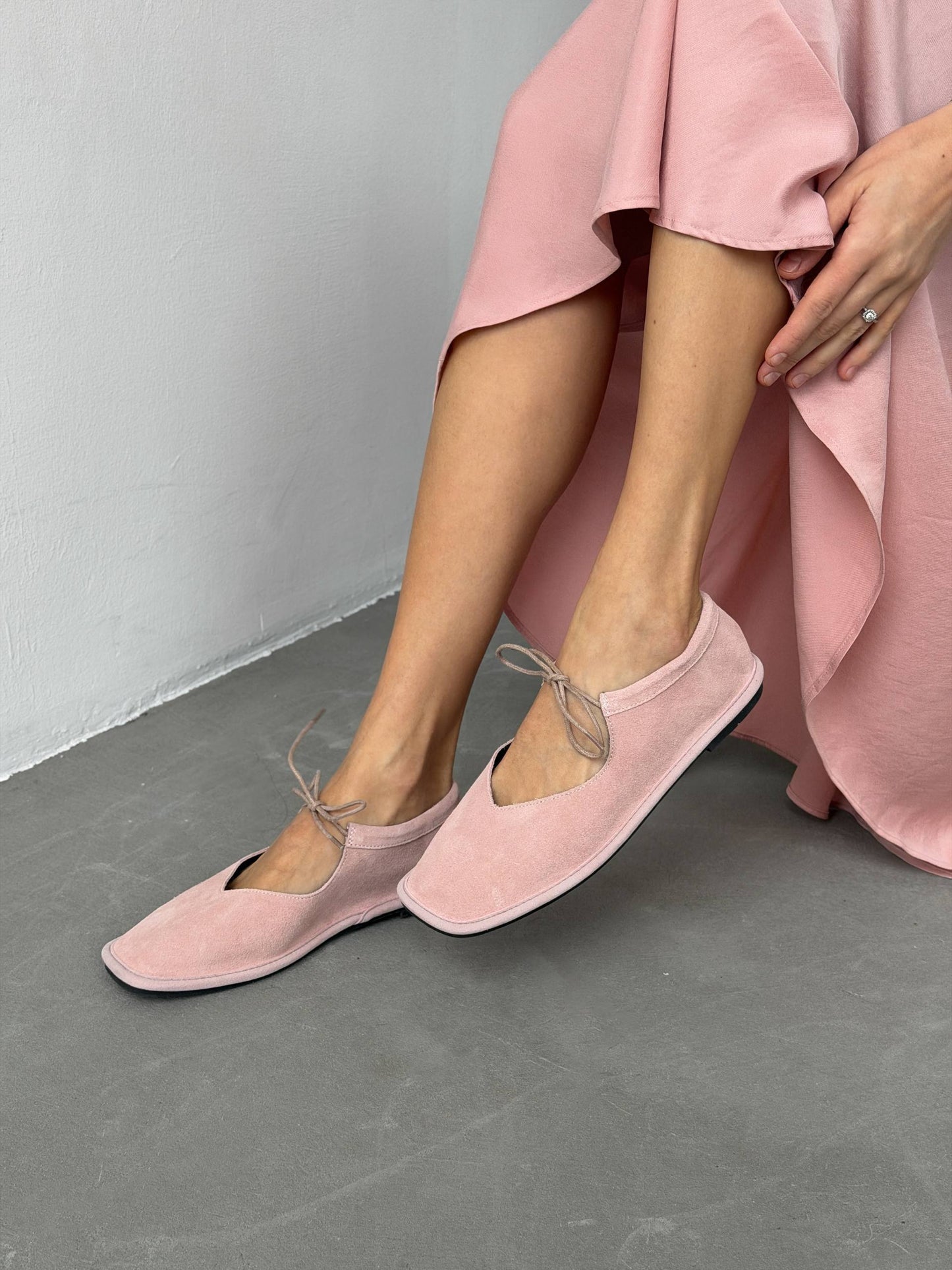 Балетки на зав'язках з анатомічно-розширеним носиком, пастельно-рожевий