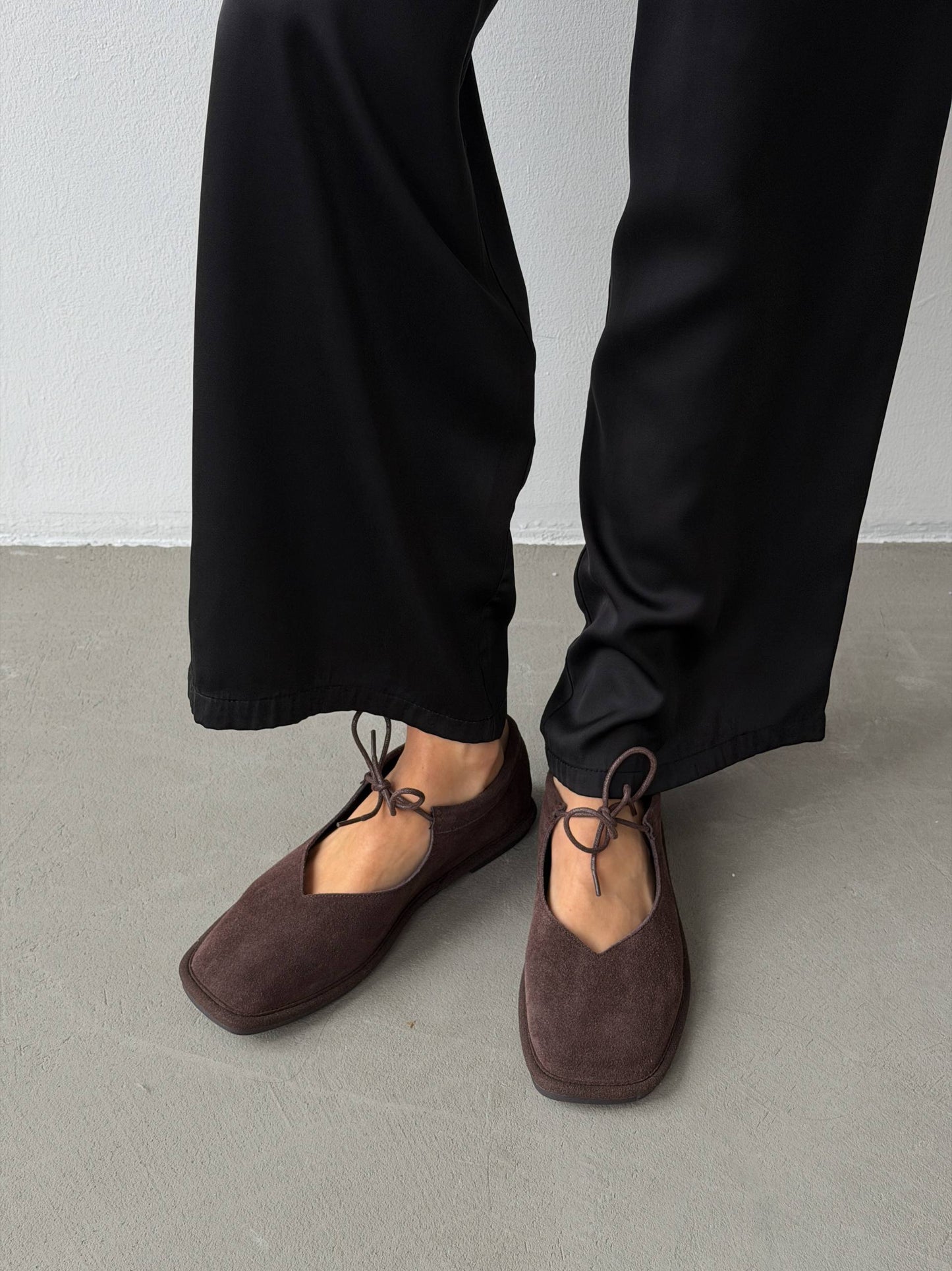 Балетки на зав'язках з анатомічно-розширеним носиком, шоколад