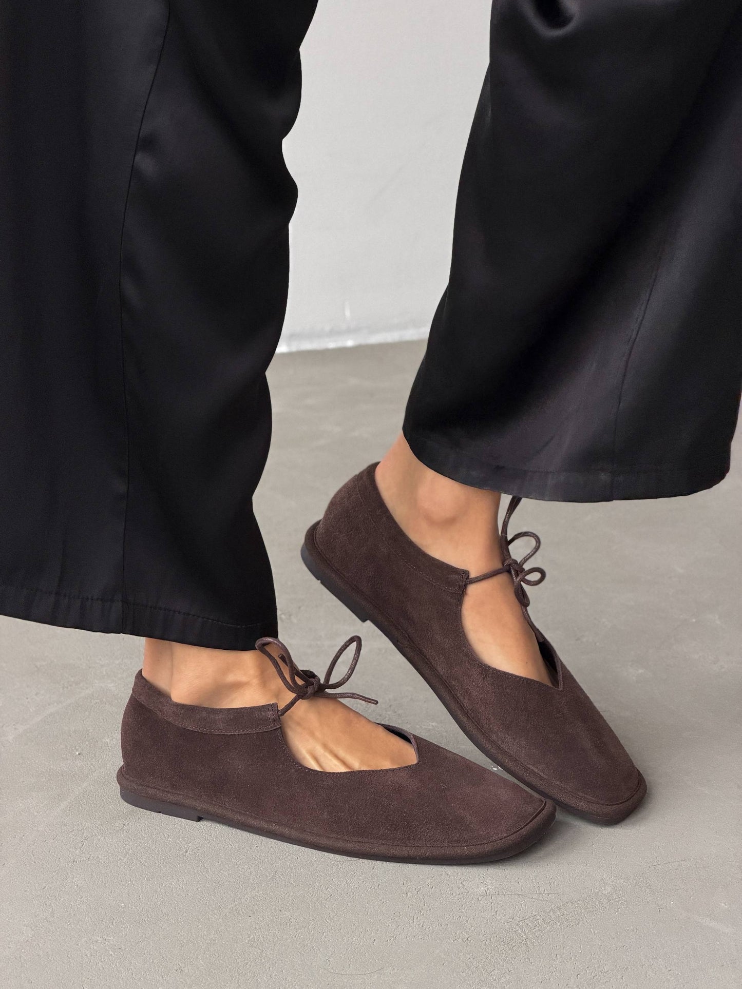 Балетки на зав'язках з анатомічно-розширеним носиком, шоколад