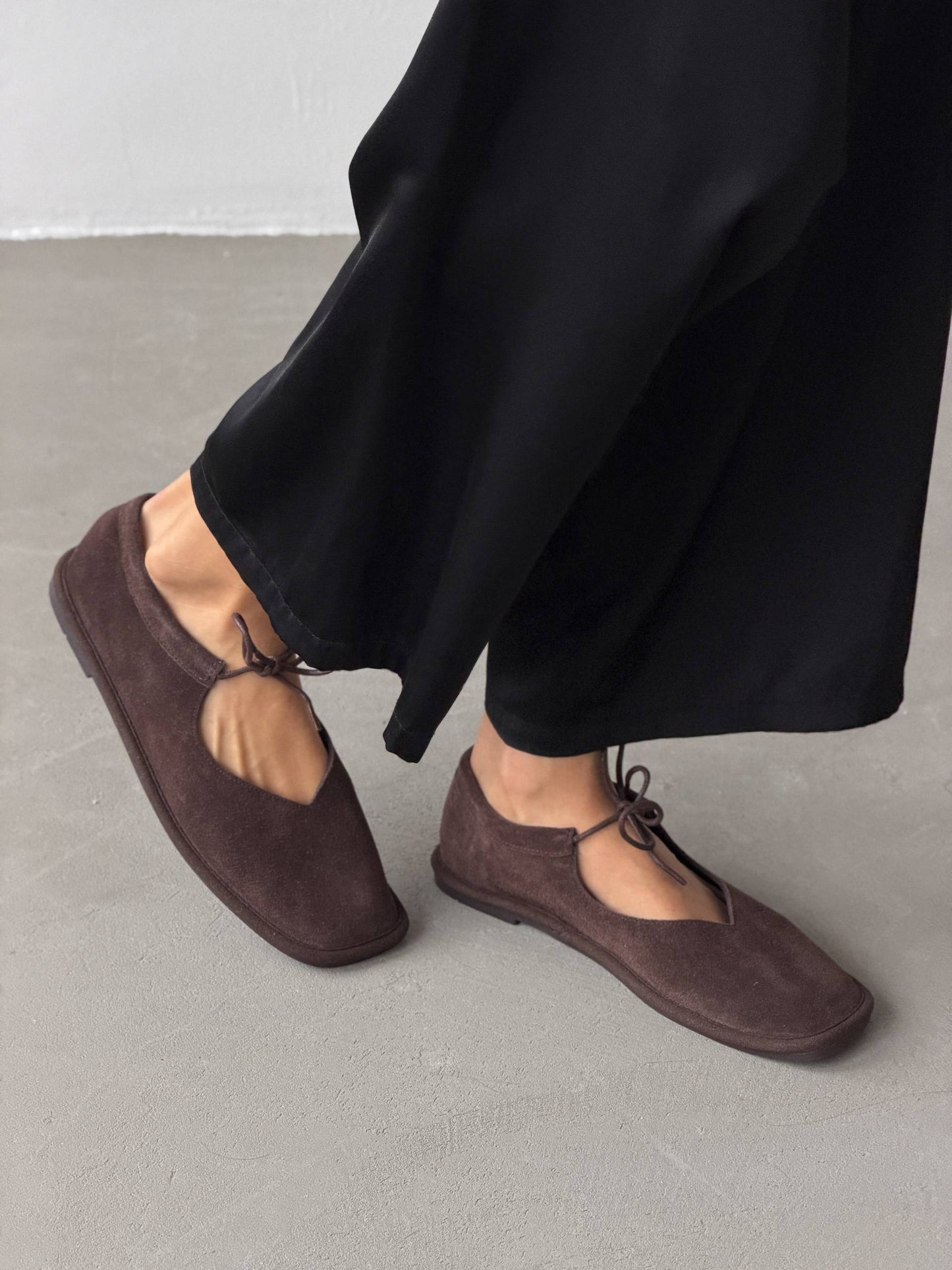 Балетки на зав'язках з анатомічно-розширеним носиком, шоколад