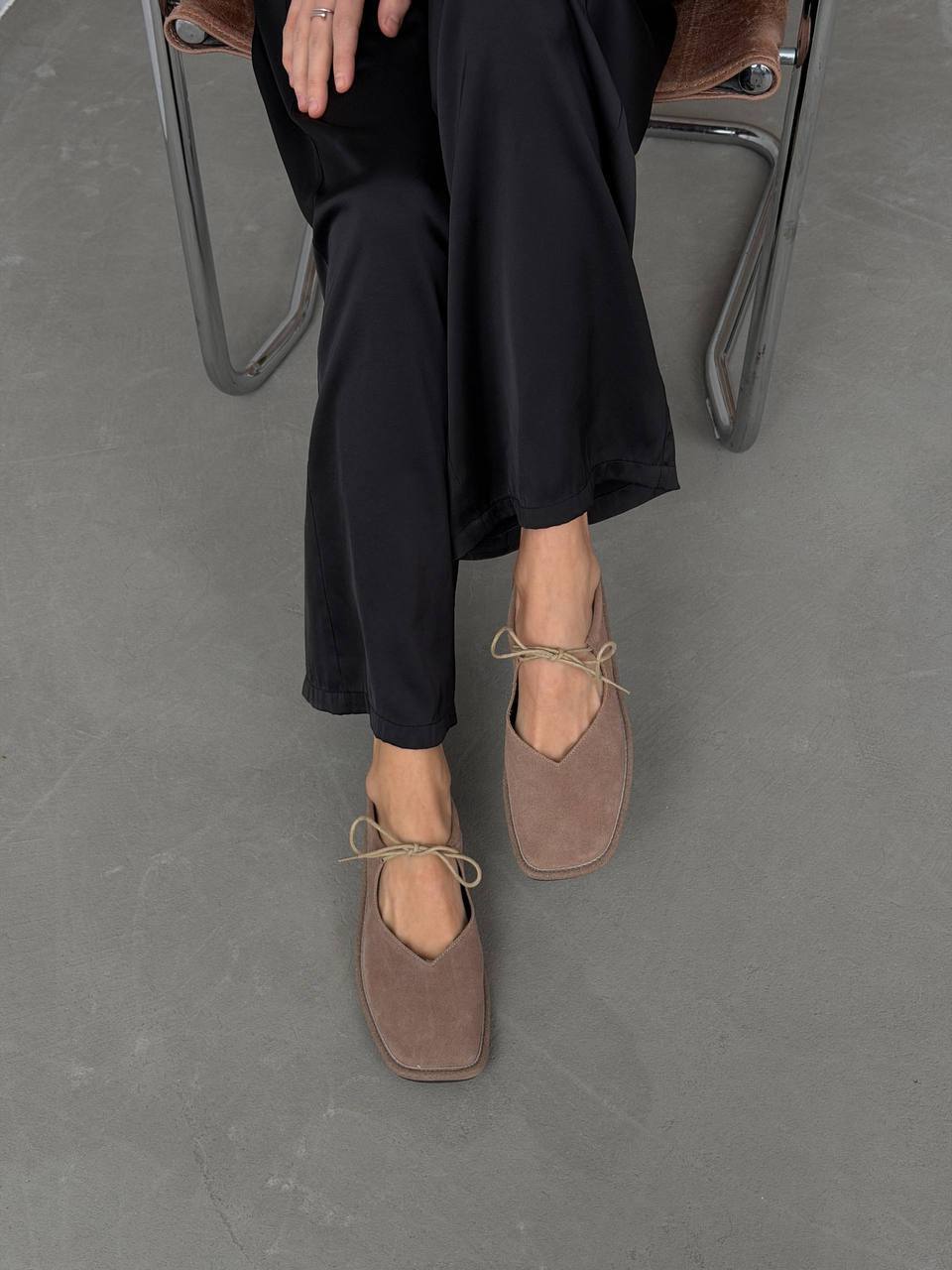 Балетки на зав'язках з анатомічно-розширеним носиком, бежевий