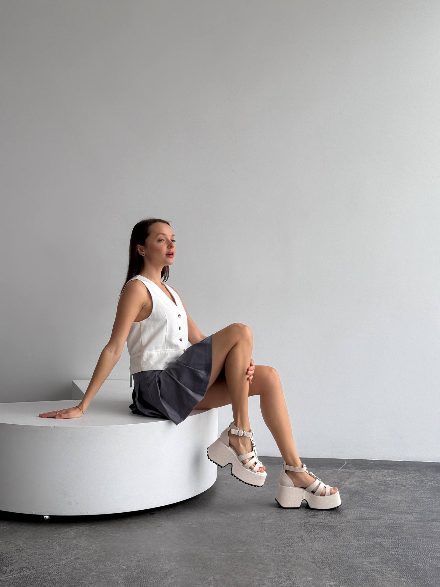 Босоніжки на високій платформі, бежевий