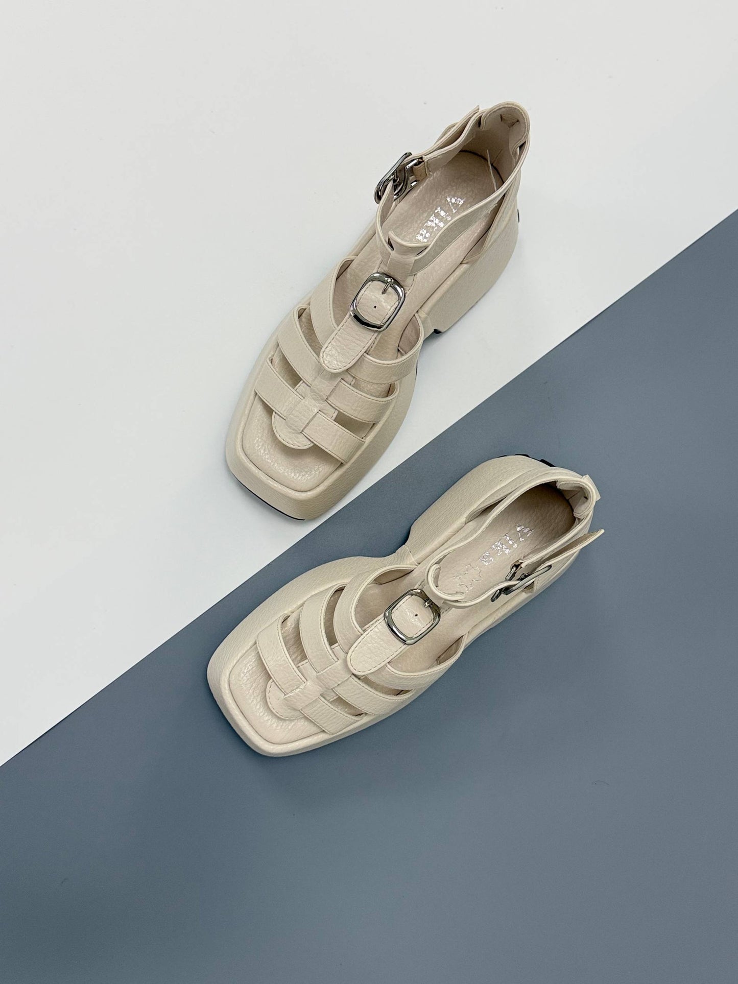 Босоніжки на високій платформі, бежевий