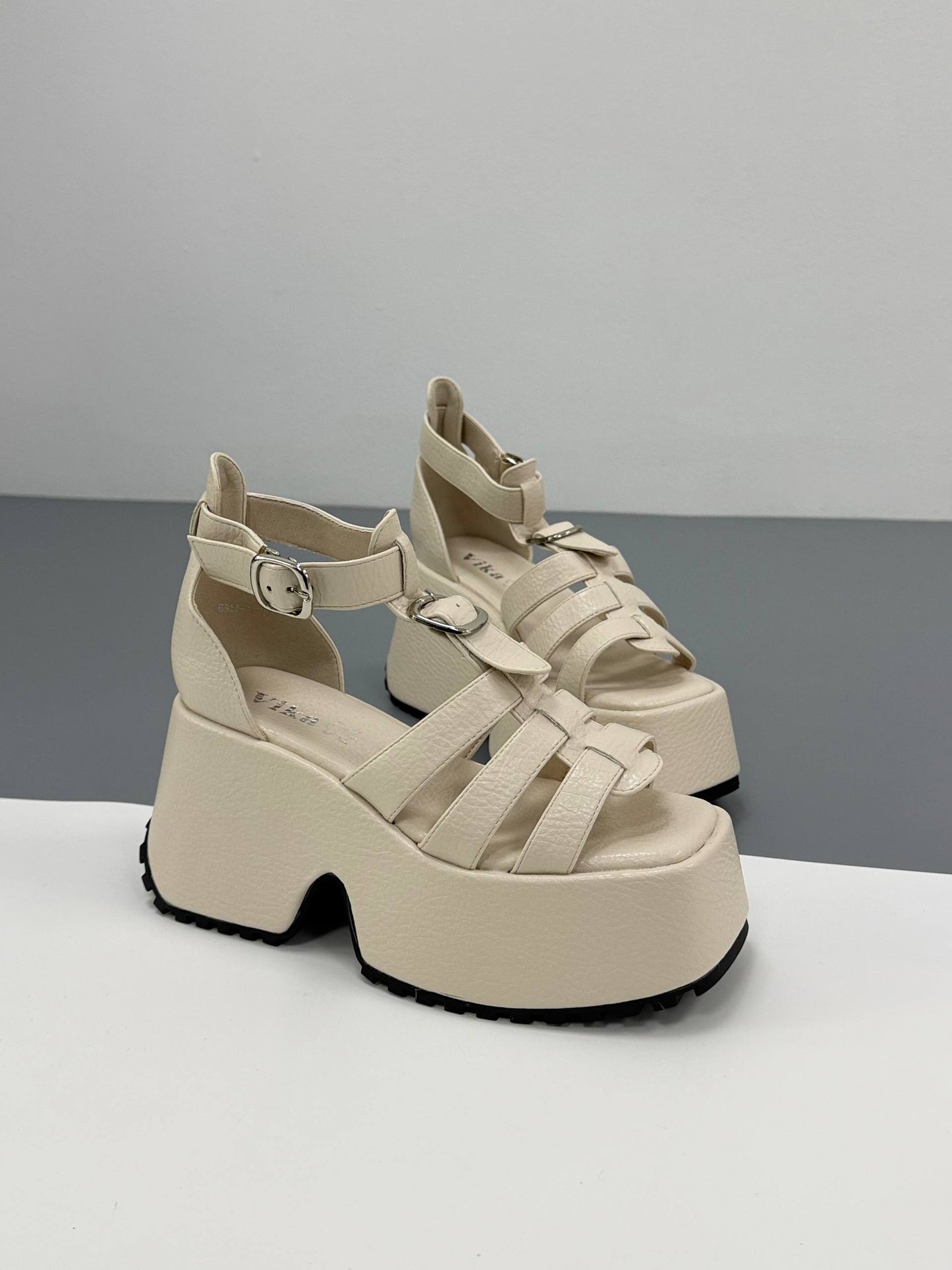 Босоніжки на високій платформі, бежевий