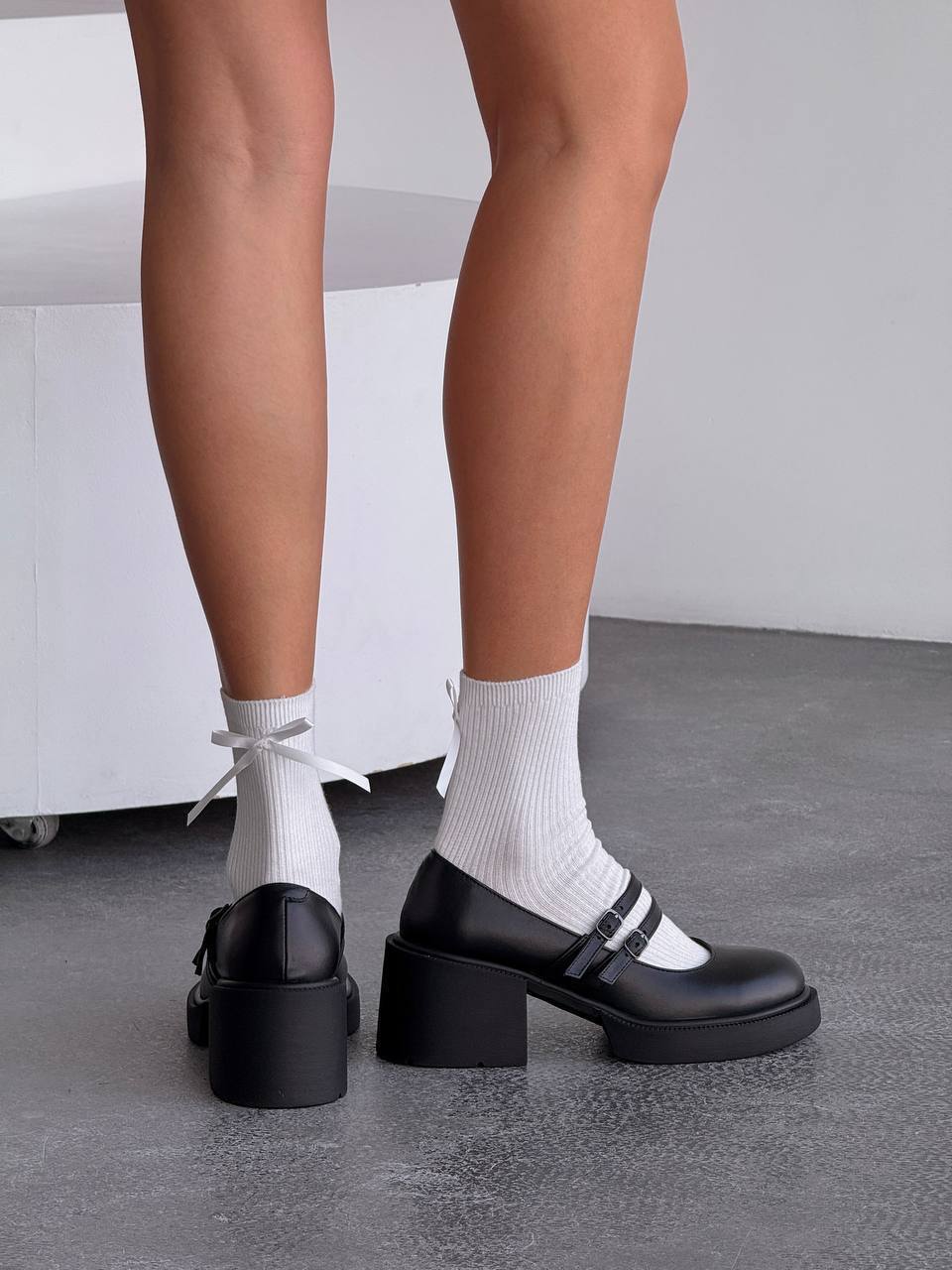 Туфлі з ремінцями, чорний