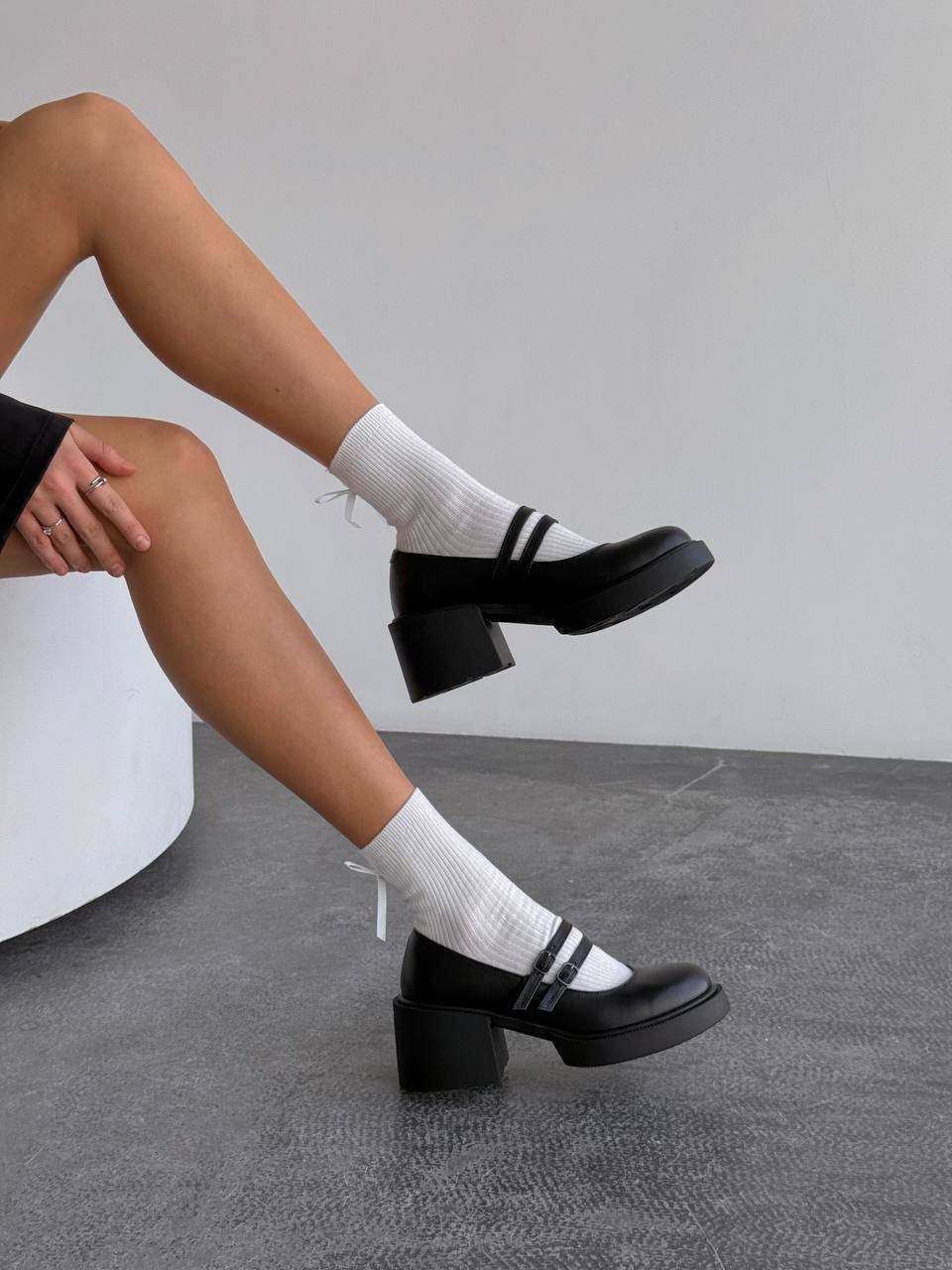 Туфлі з ремінцями, чорний