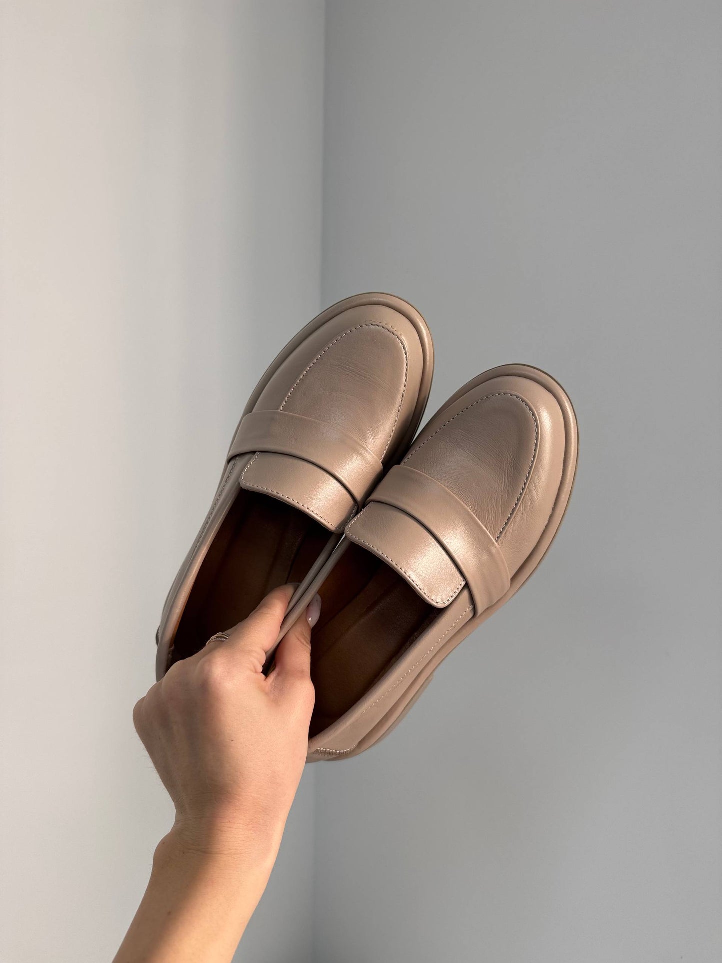 Класичні лофери ™️NikArt, бежевий