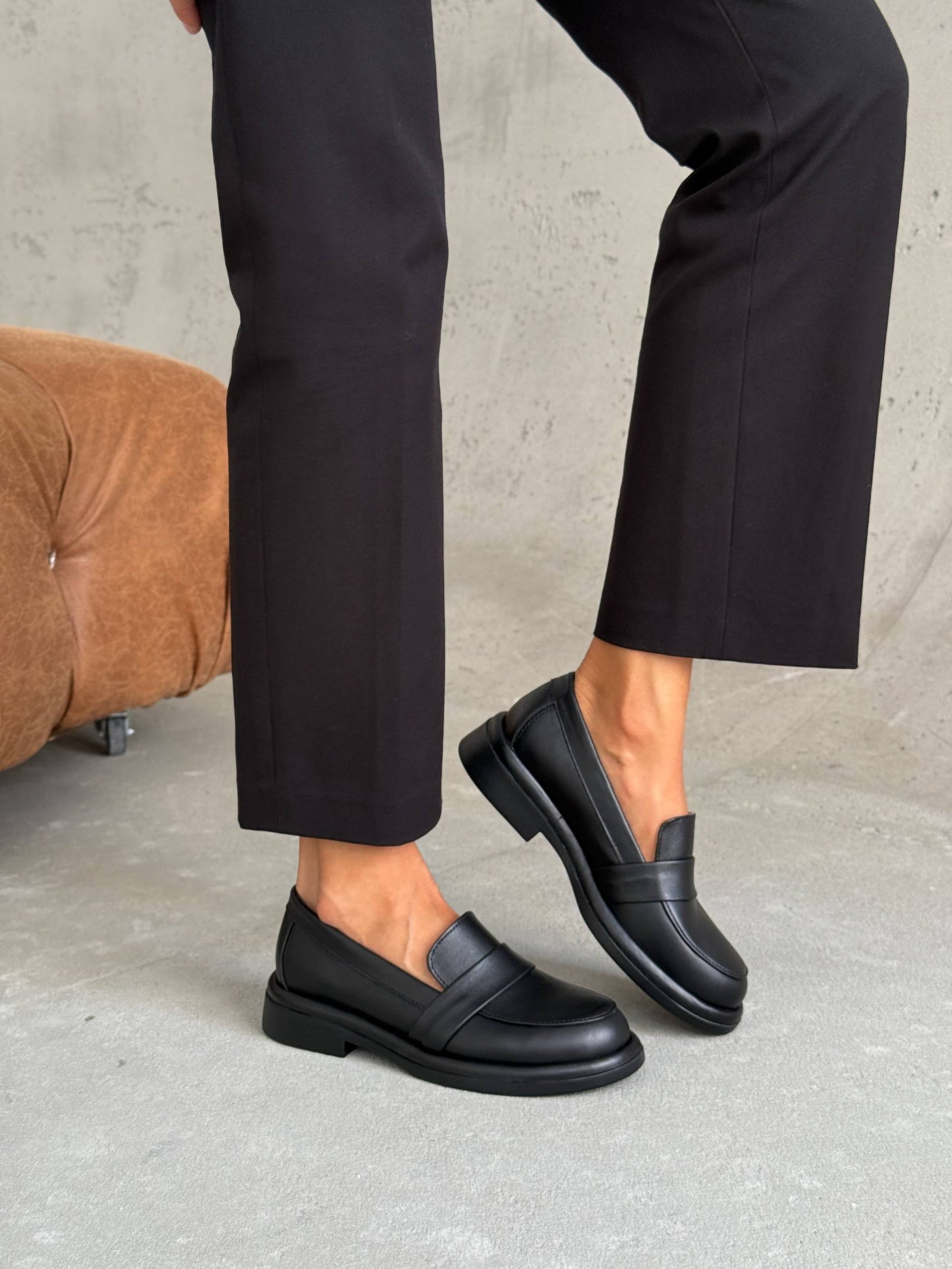 Класичні лофери ™️NikArt зі шкіри, чорний