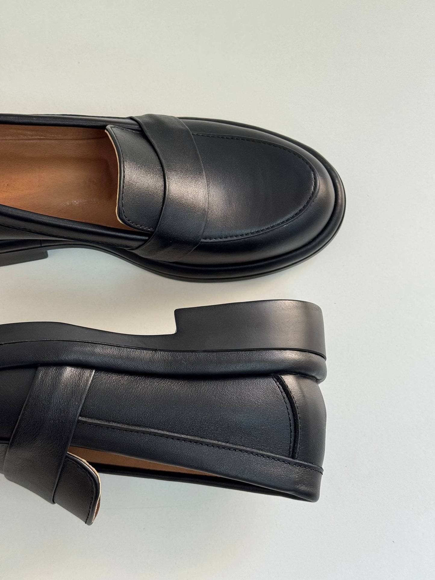 Класичні лофери ™️NikArt зі шкіри, чорний