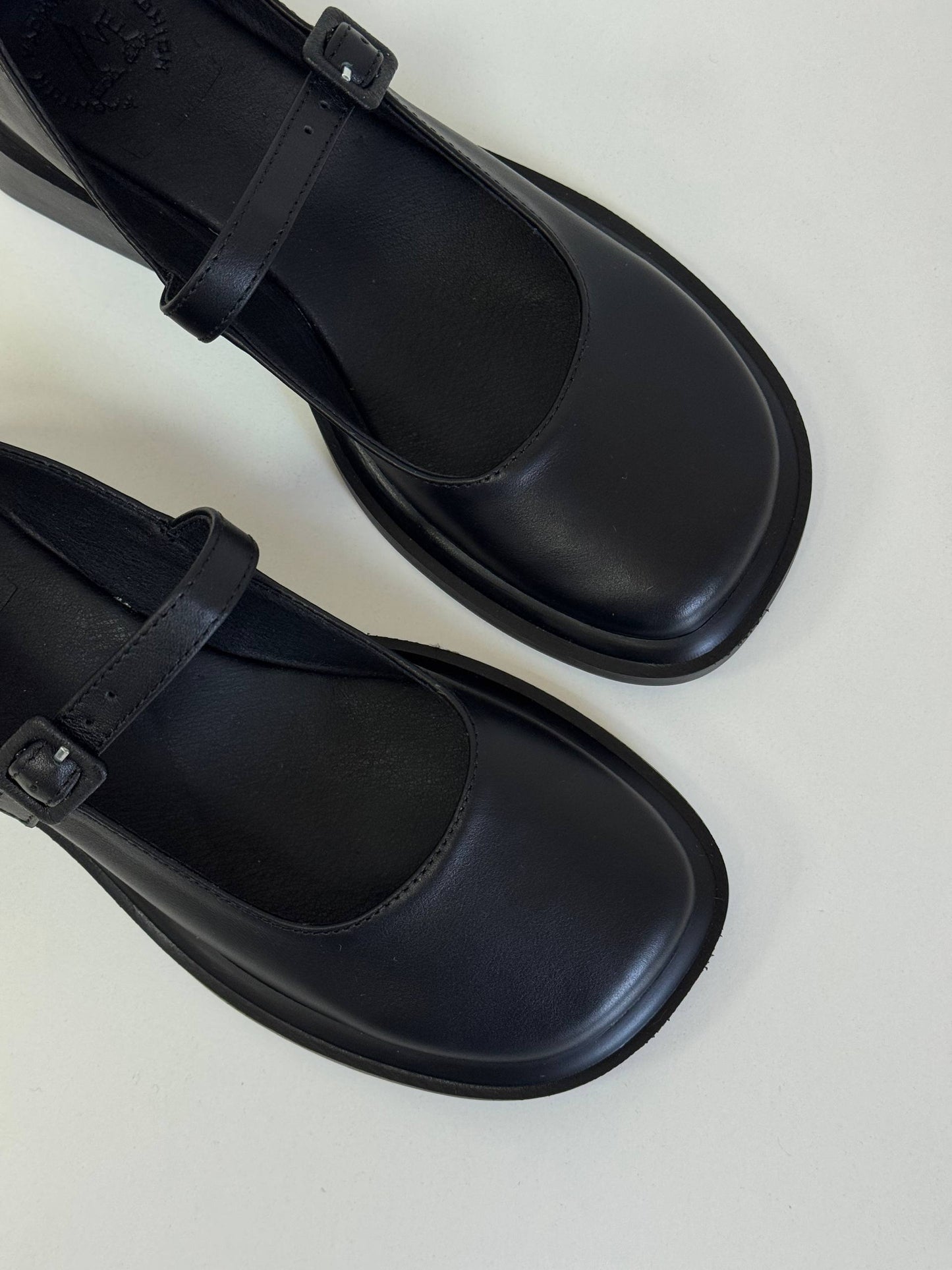 Туфлі з анатомічним носиком, чорний