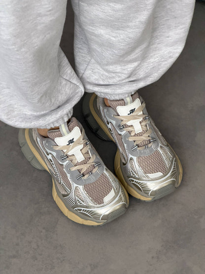 Кросівки на масивній підошві, сірий