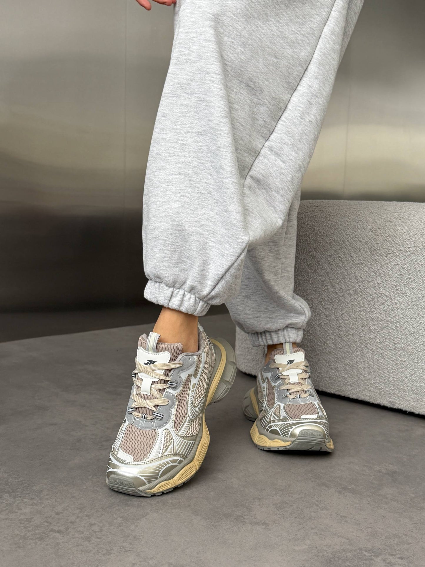 Кросівки на масивній підошві, сірий