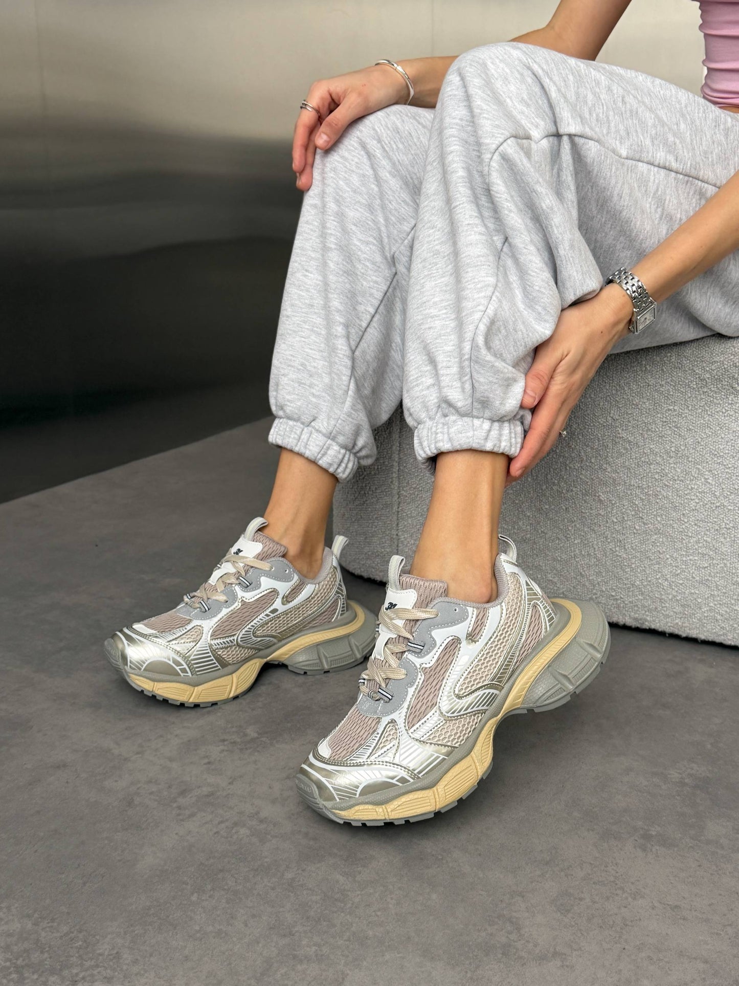 Кросівки на масивній підошві, сірий