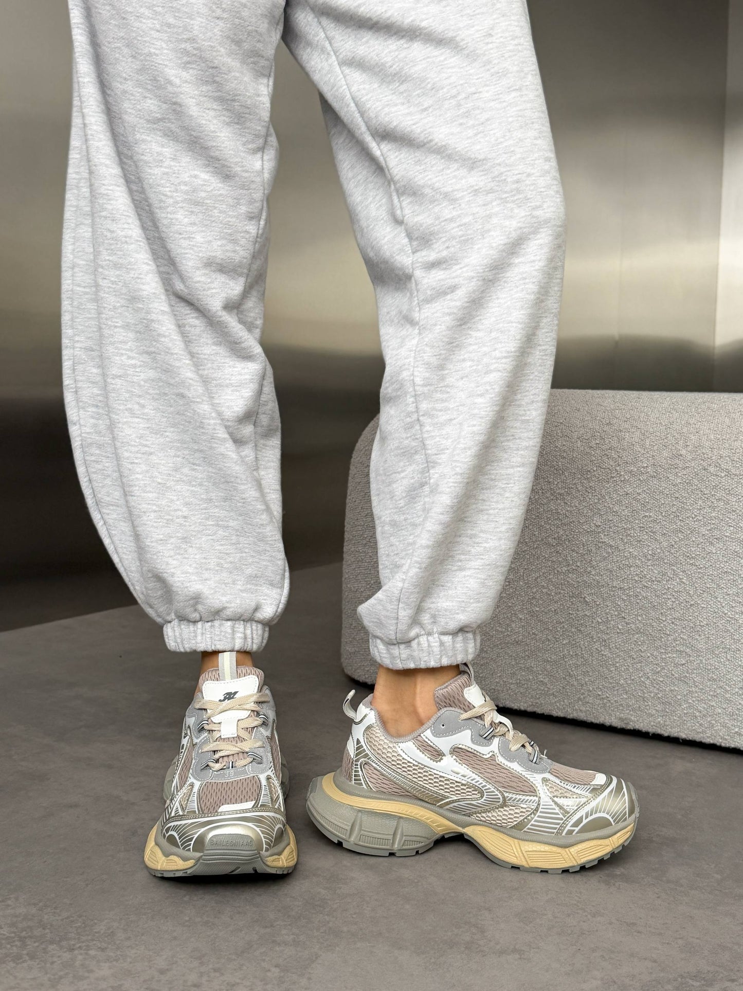 Кросівки на масивній підошві, сірий