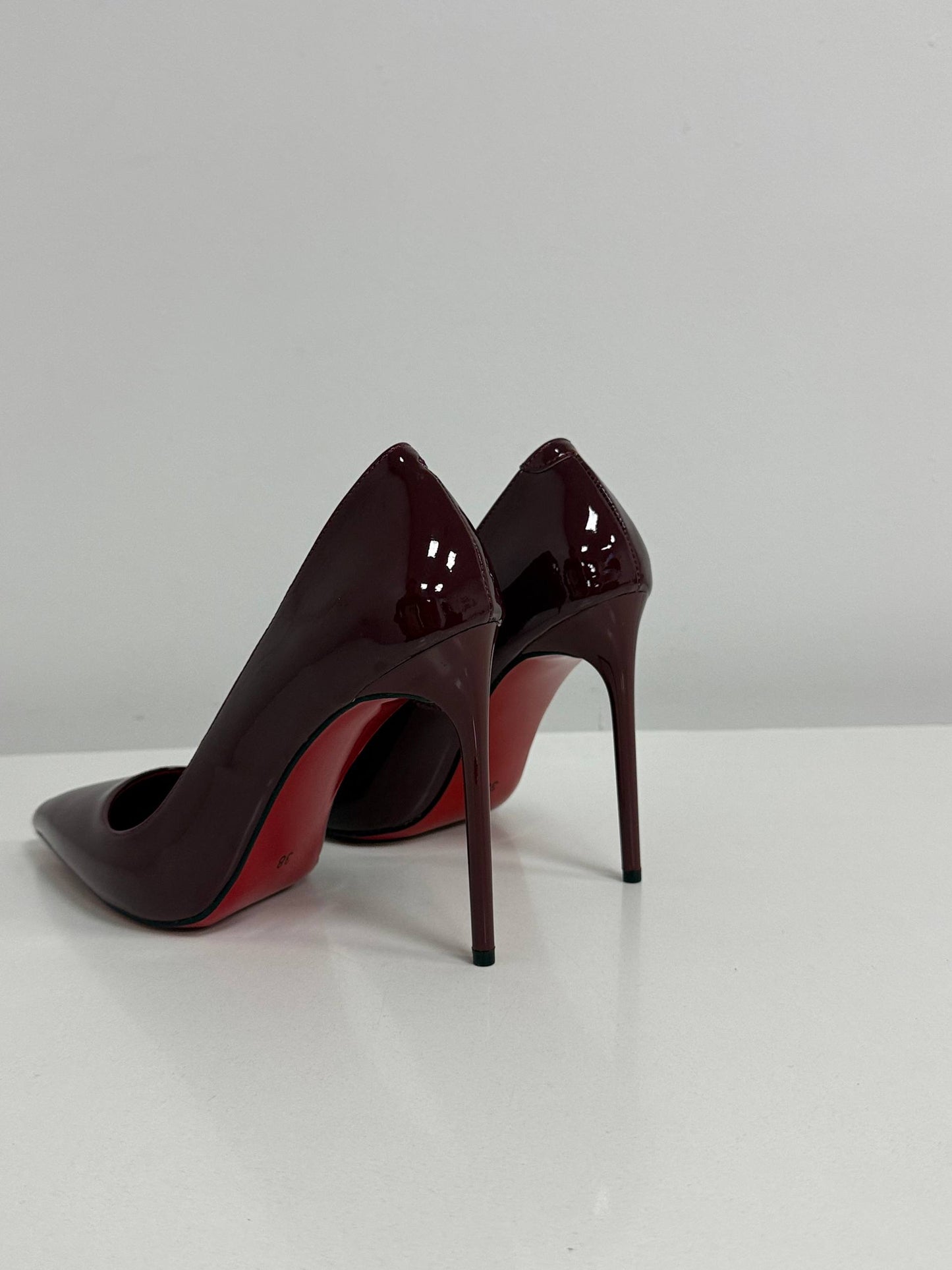 Туфлі на червоній підошві ™️ LizMar, бордовий