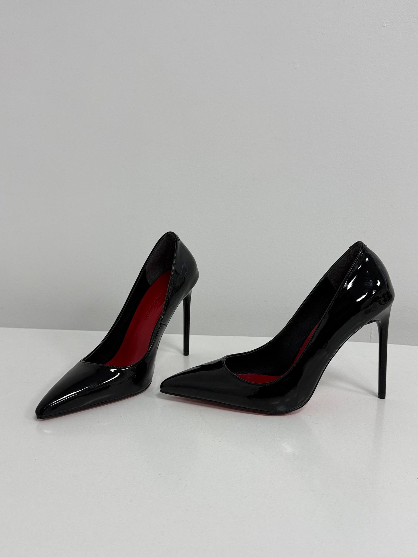 Туфлі на червоній підошві ™️ LizMar, чорний