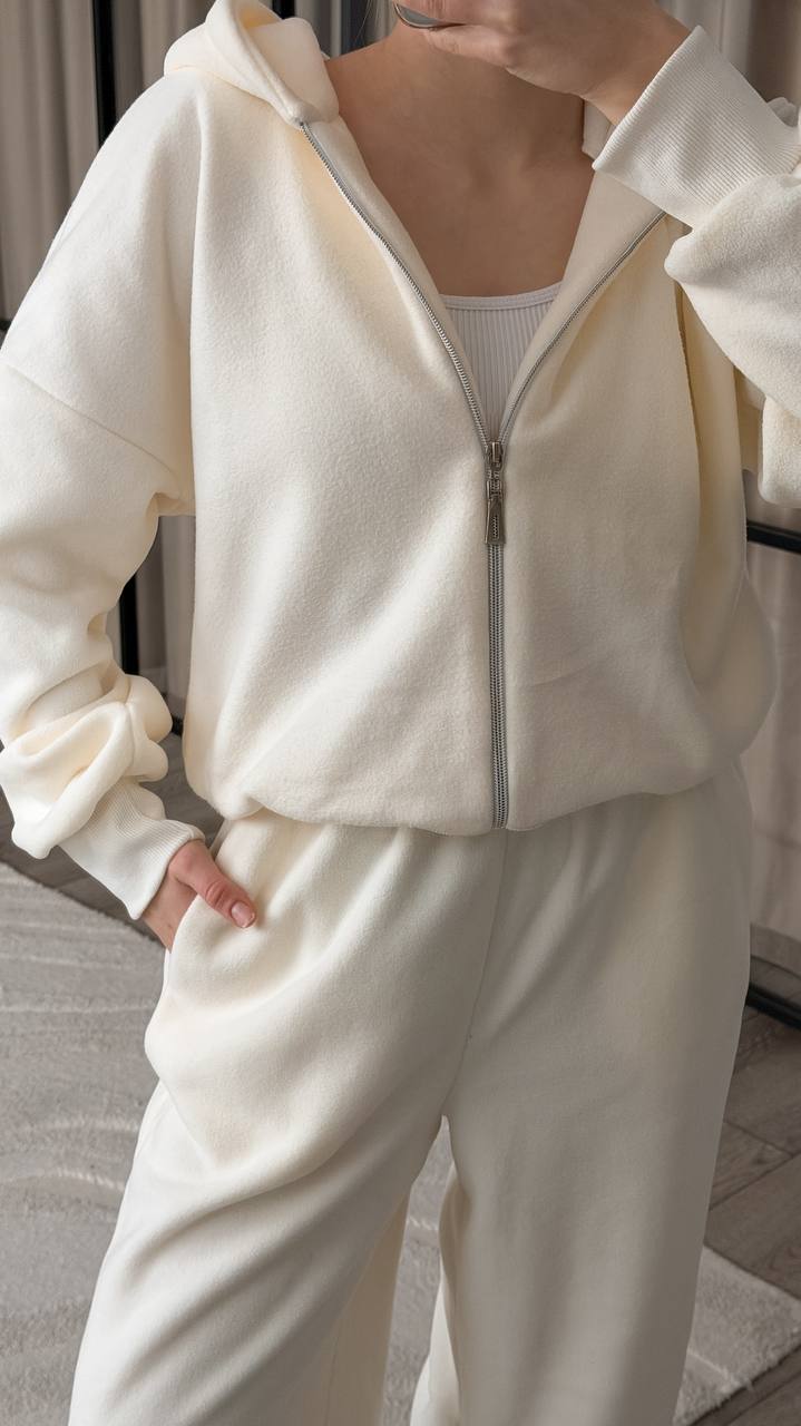 Костюм з мʼякого флісу