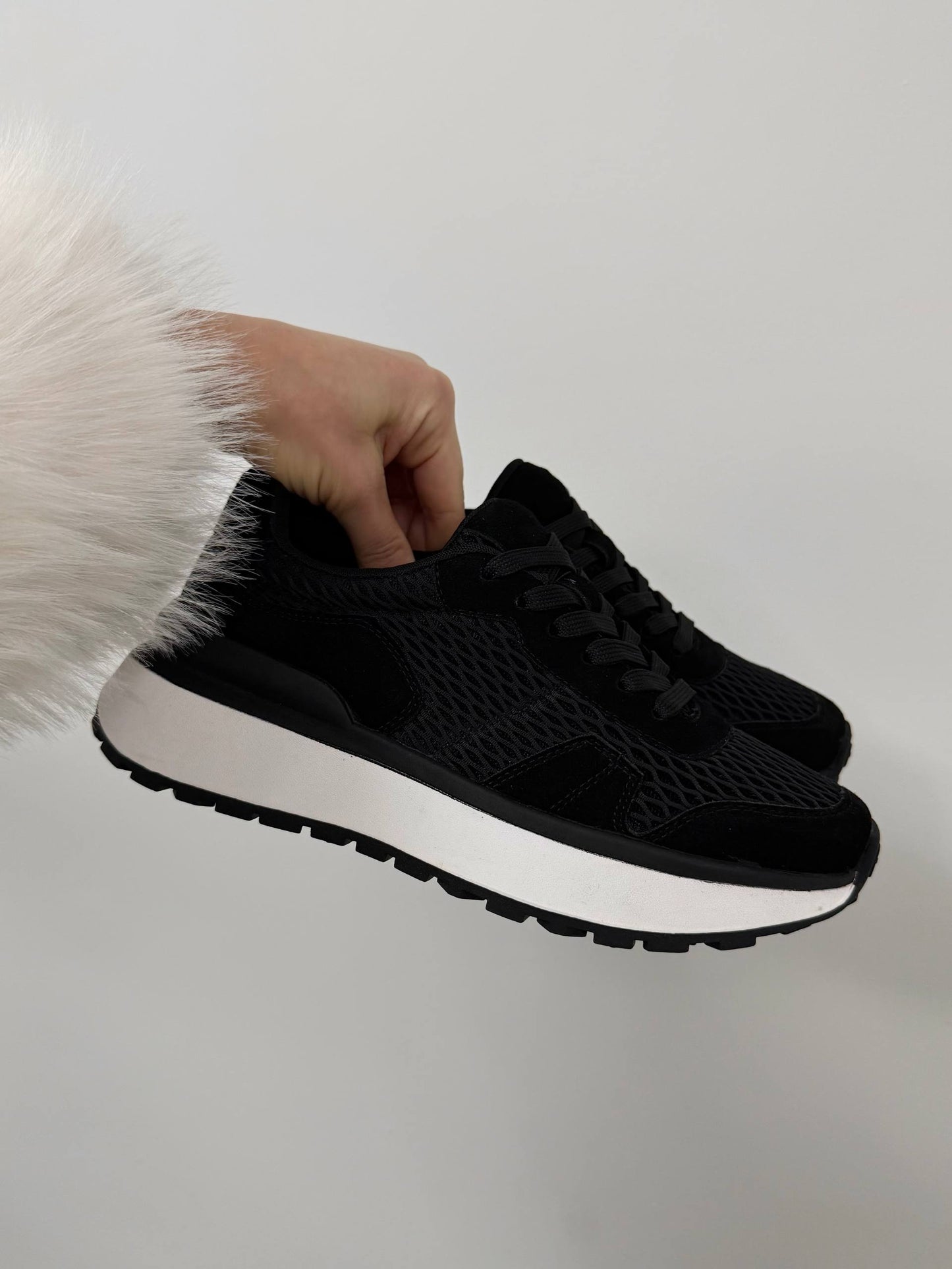 Стильні кросівки, чорний