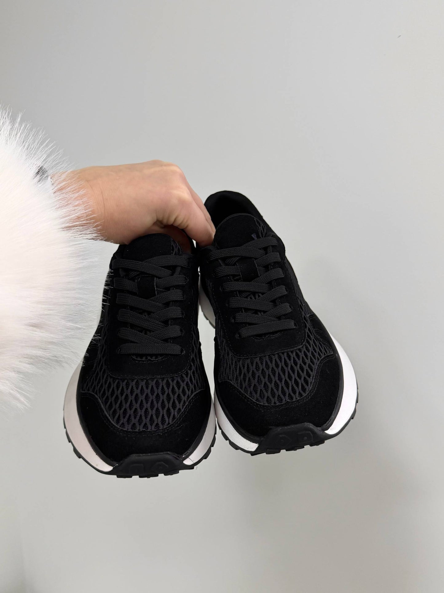 Стильні кросівки, чорний