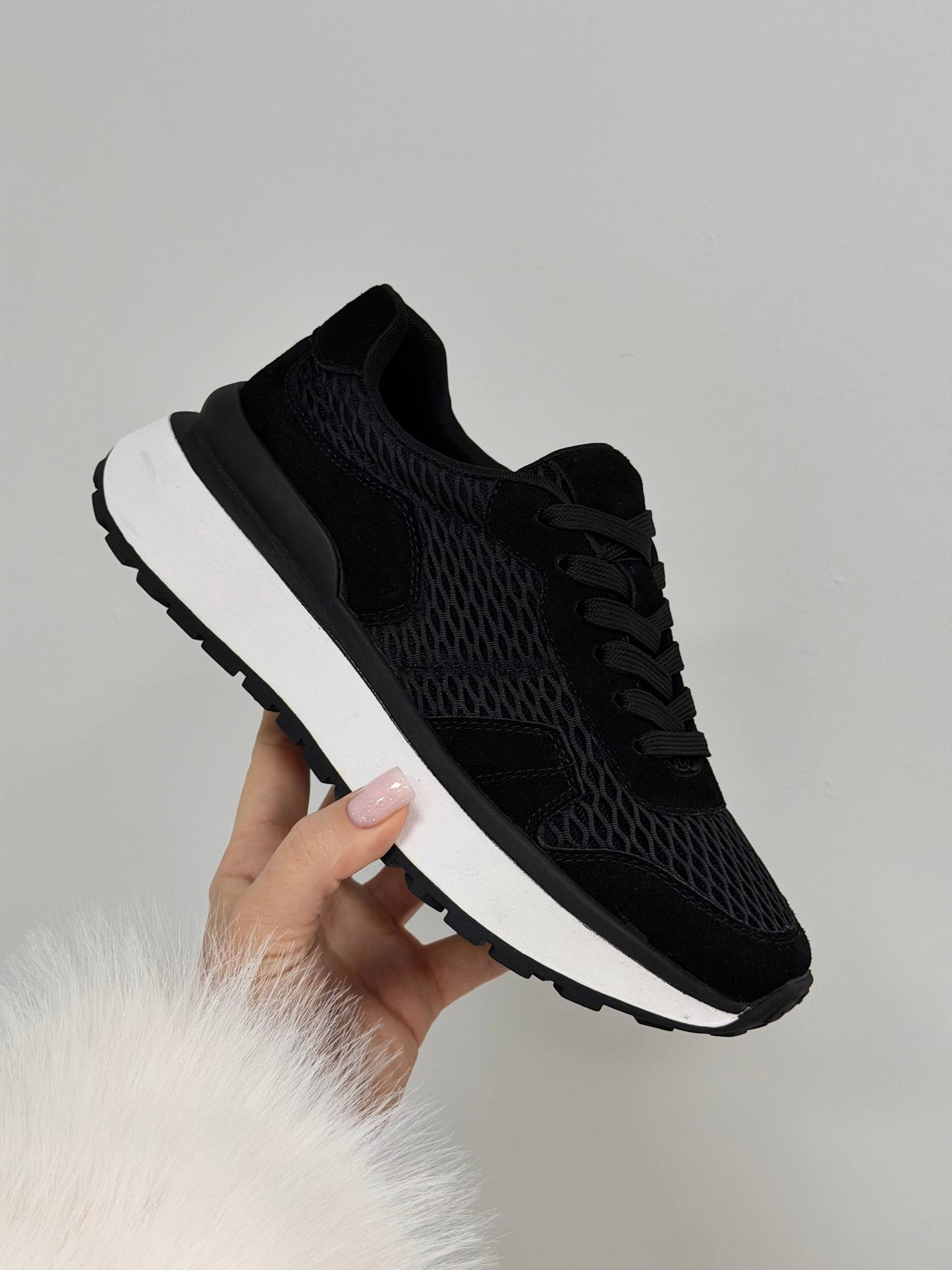 Стильні кросівки, чорний