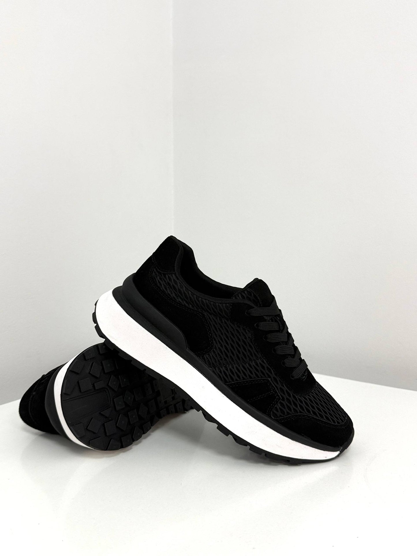 Стильні кросівки, чорний