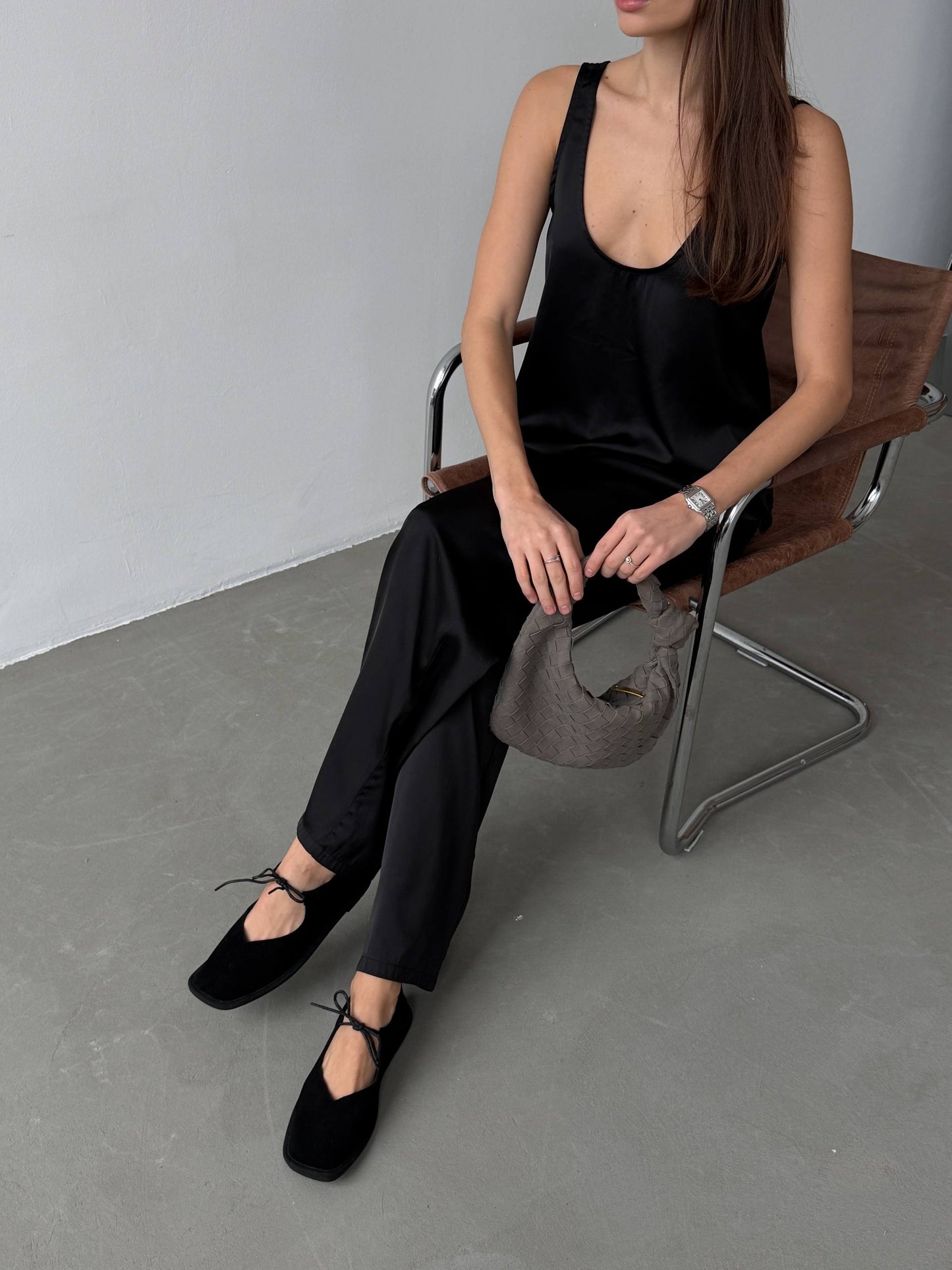 Балетки на зав'язках з анатомічно-розширеним носиком, чорний