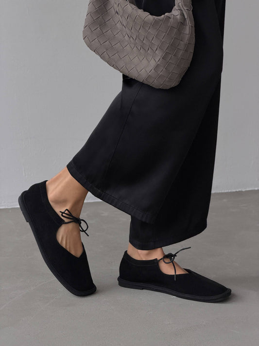 Балетки на зав'язках з анатомічно-розширеним носиком, чорний