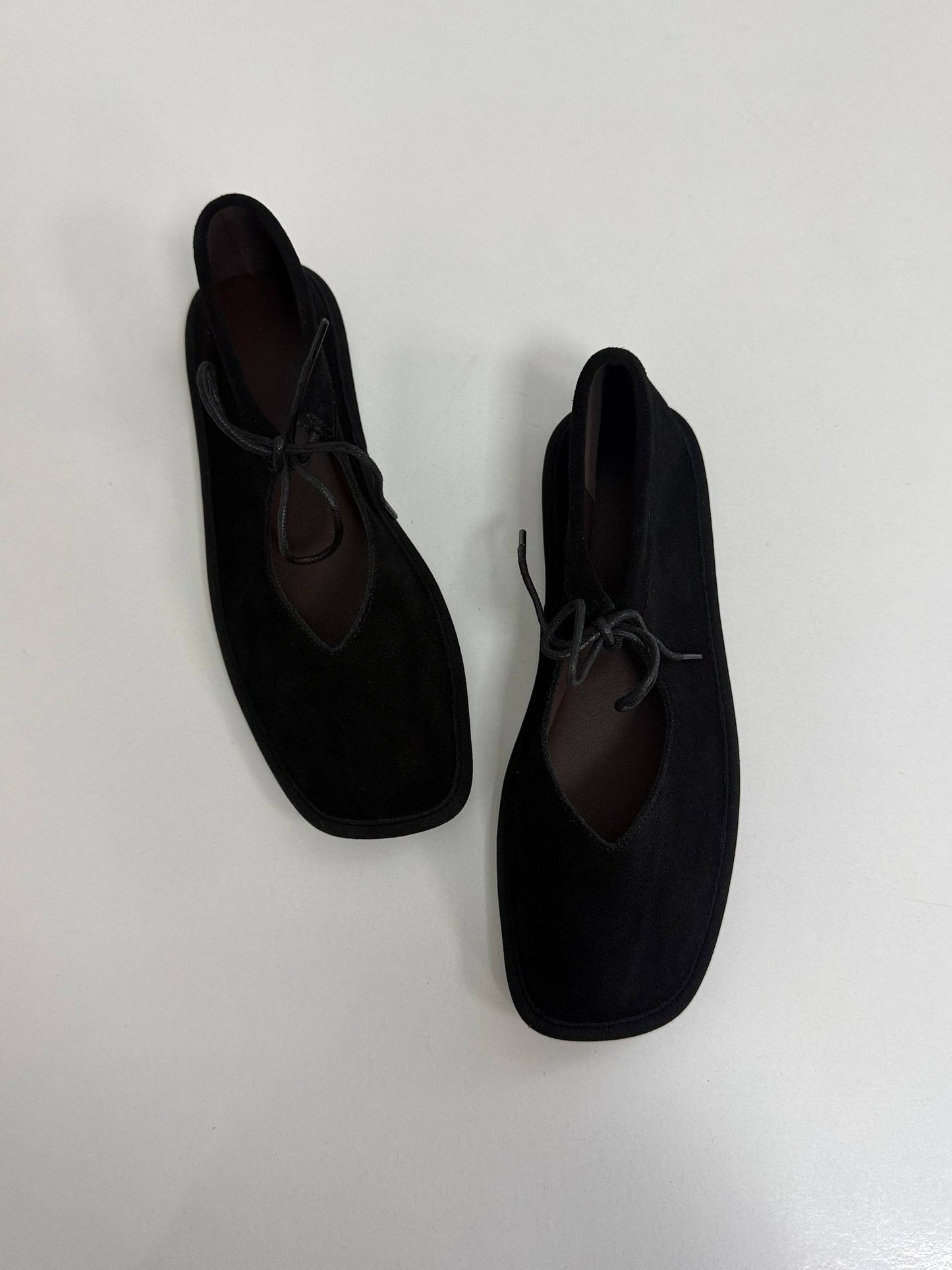 Балетки на зав'язках з анатомічно-розширеним носиком, чорний