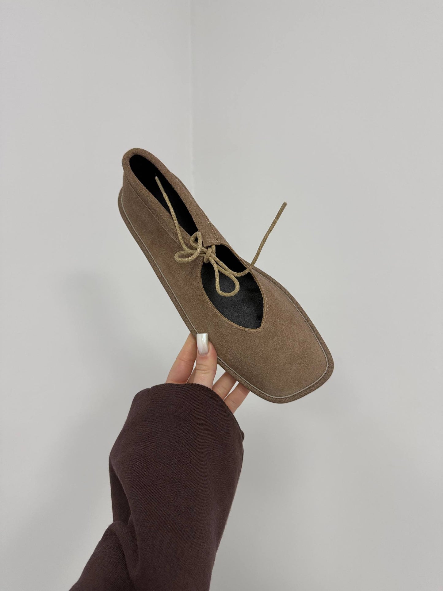 Балетки на зав'язках з анатомічно-розширеним носиком, бежевий