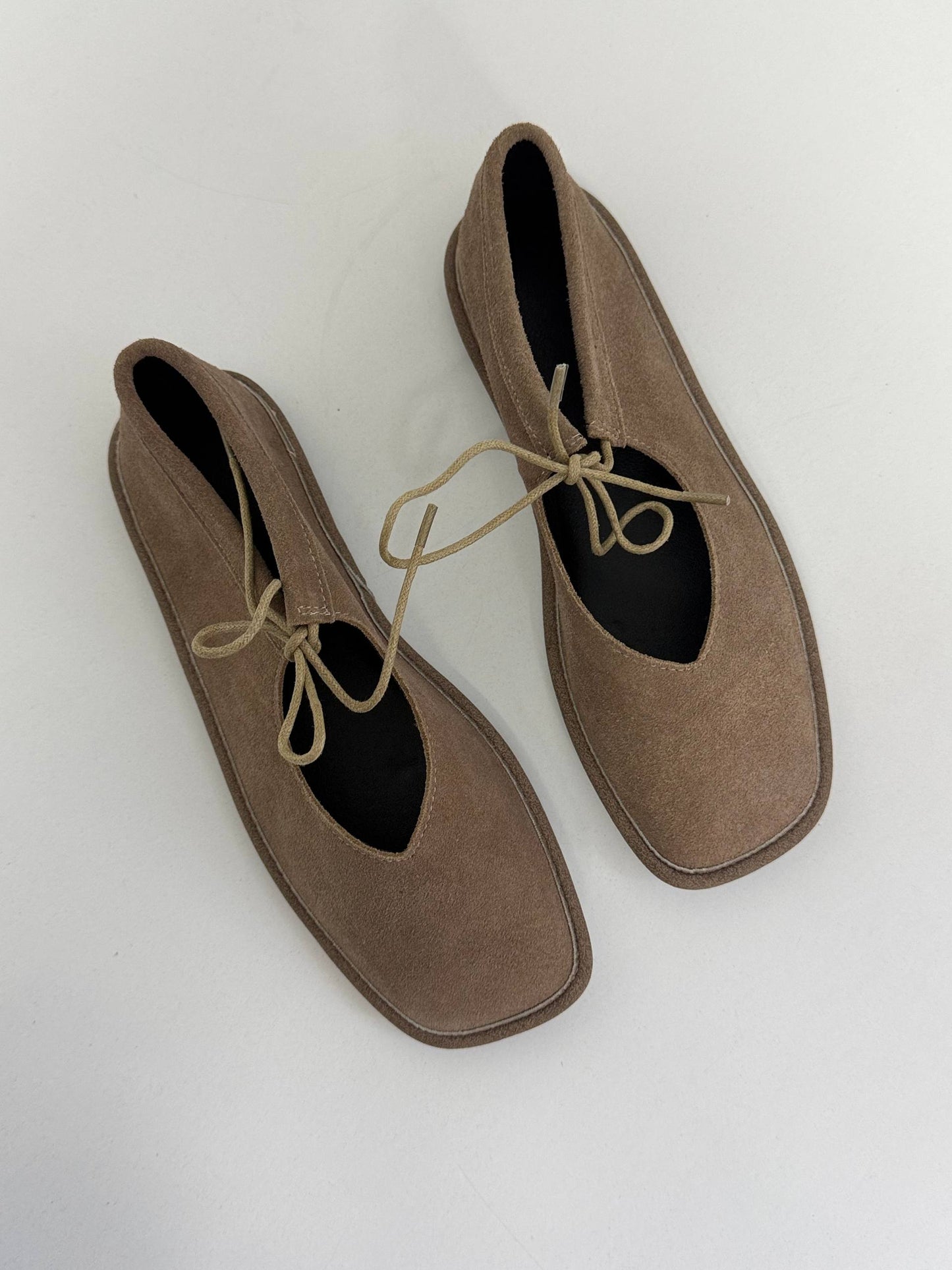 Балетки на зав'язках з анатомічно-розширеним носиком, бежевий