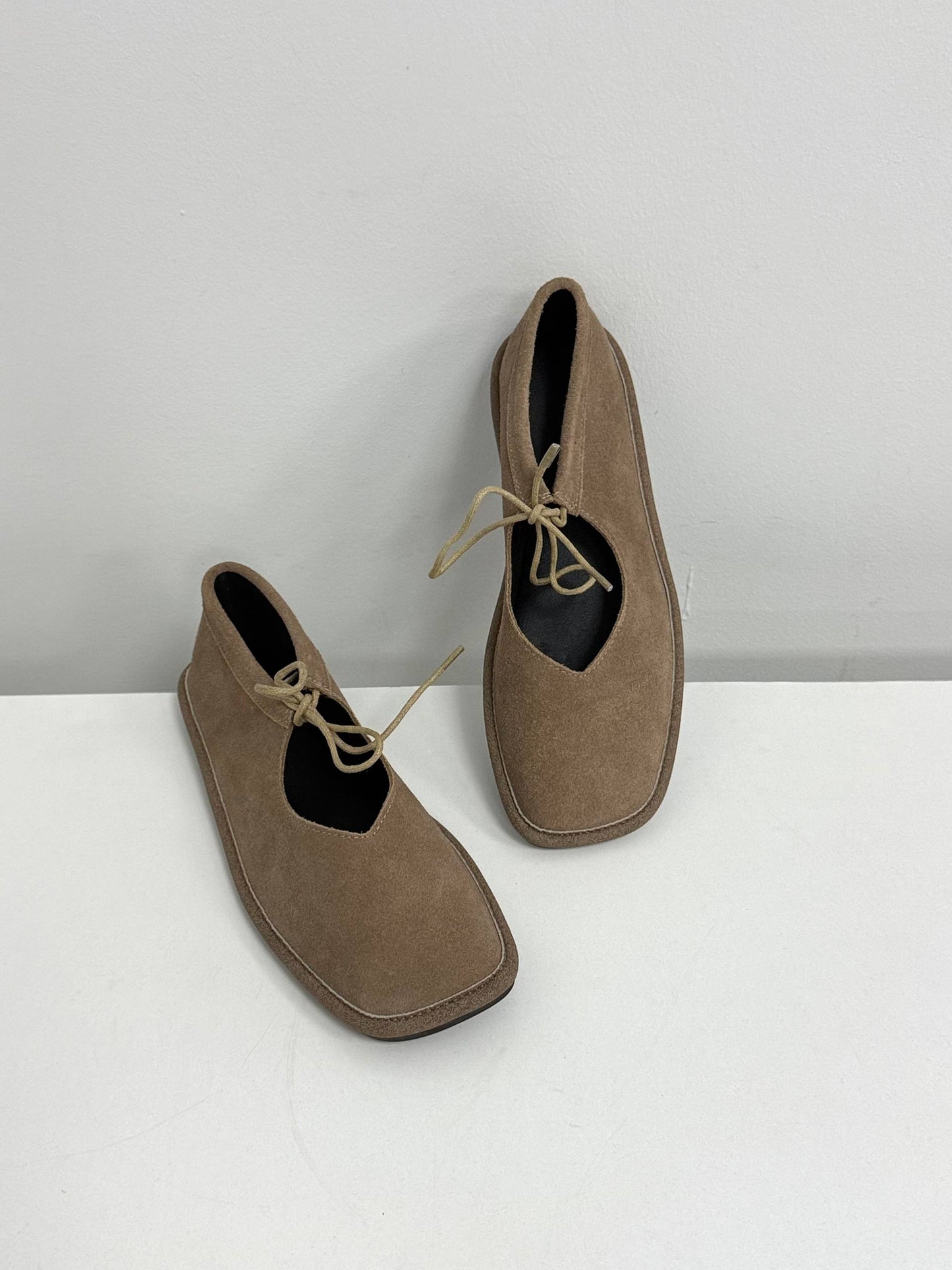 Балетки на зав'язках з анатомічно-розширеним носиком, бежевий